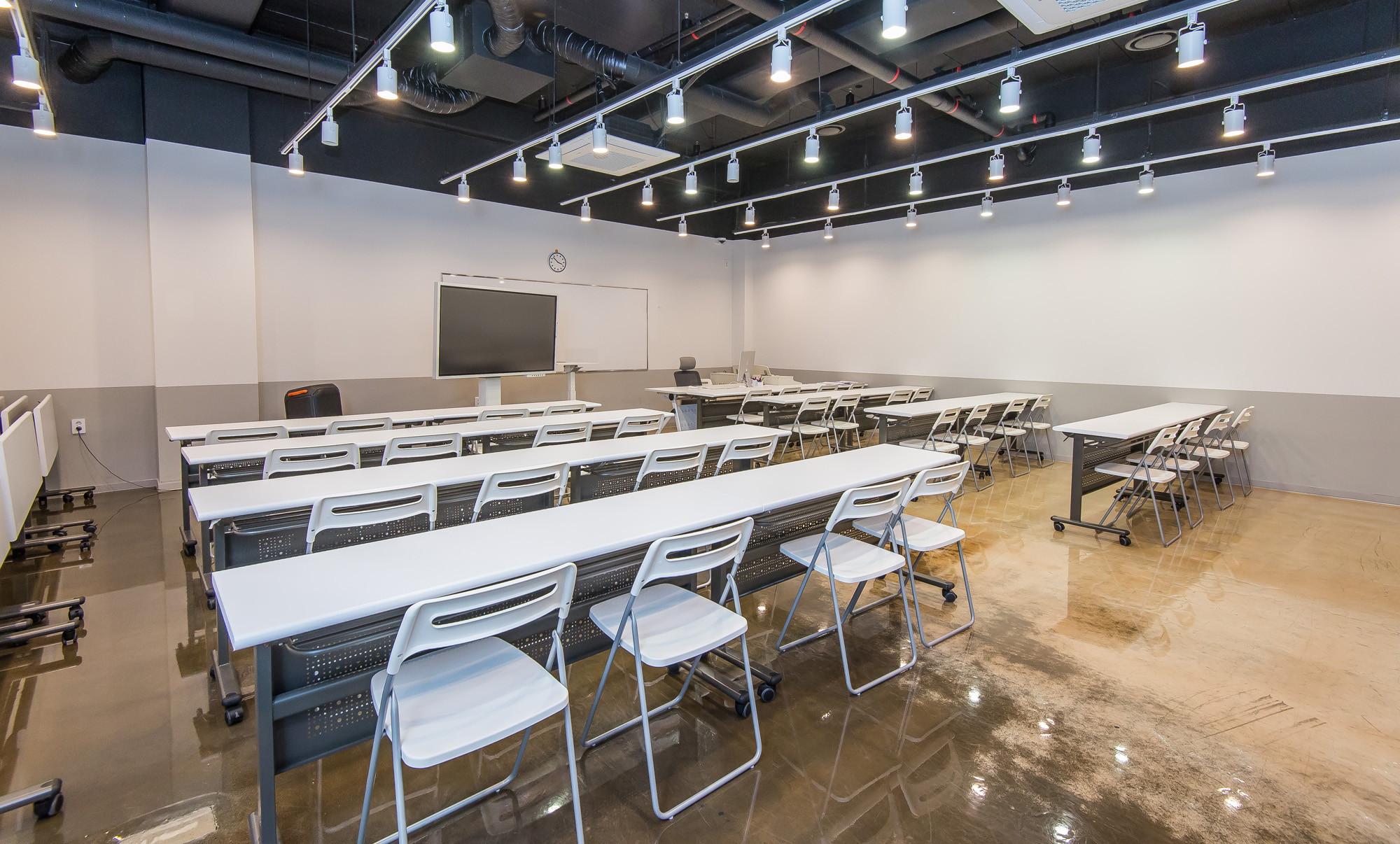 연예;엔터테인먼트;SM유니버스;K스타양성교육기관;장재원;SM엔터테인먼트;아이돌연습생;아이돌학원;SMU