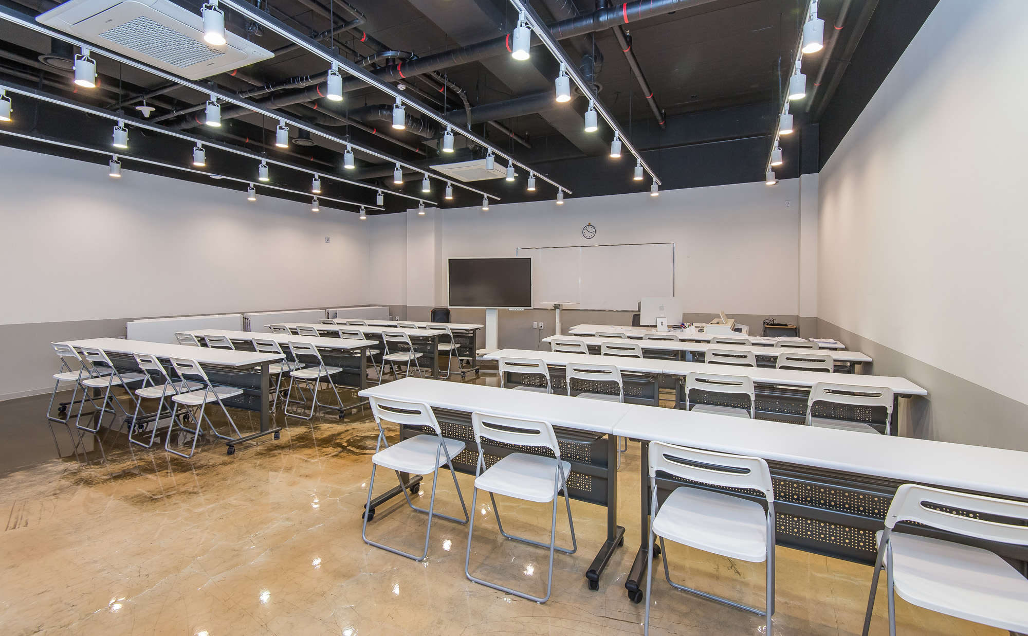 연예;엔터테인먼트;SM유니버스;K스타양성교육기관;장재원;SM엔터테인먼트;아이돌연습생;아이돌학원;SMU