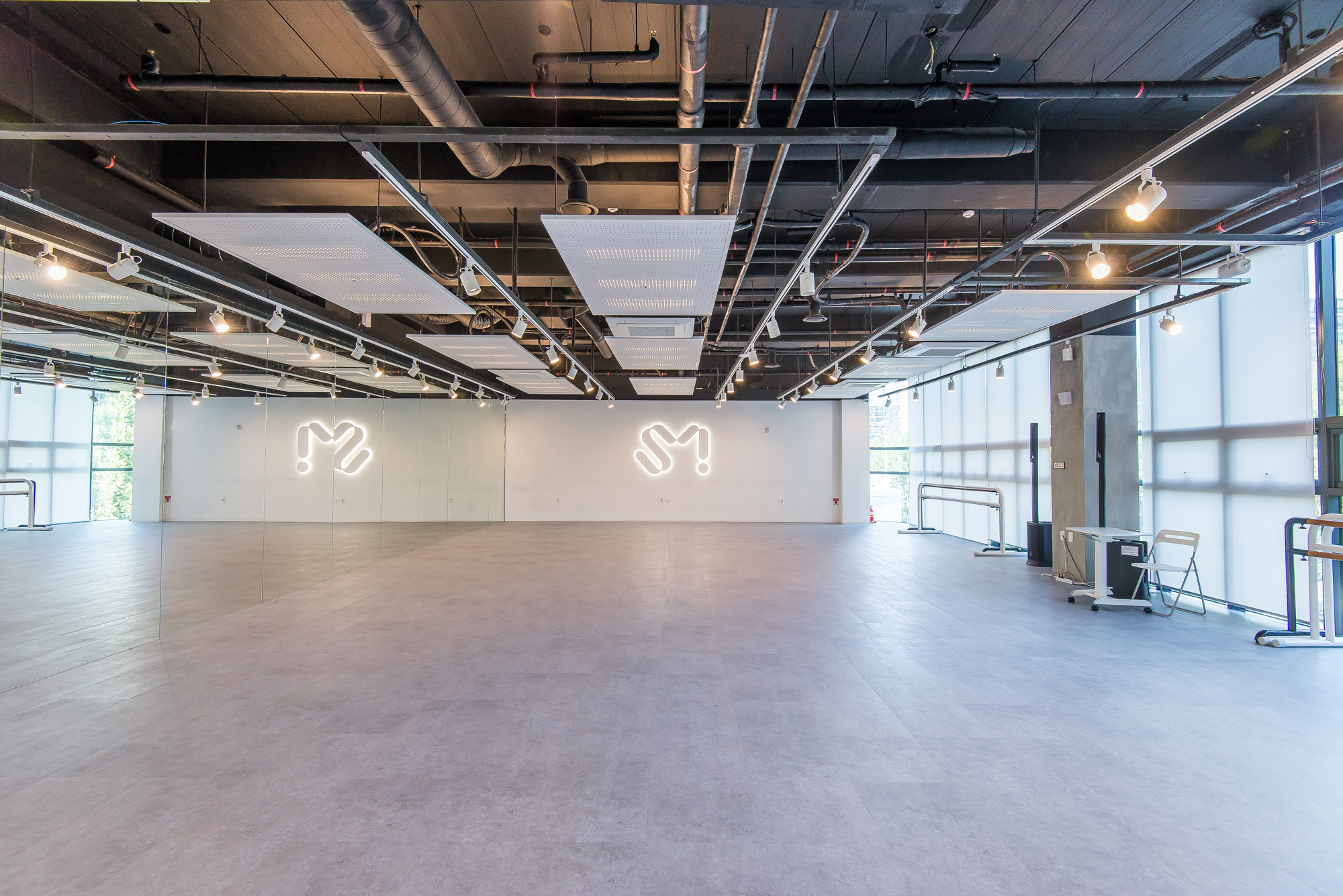 연예;엔터테인먼트;SM유니버스;K스타양성교육기관;장재원;SM엔터테인먼트;아이돌연습생;아이돌학원;SMU