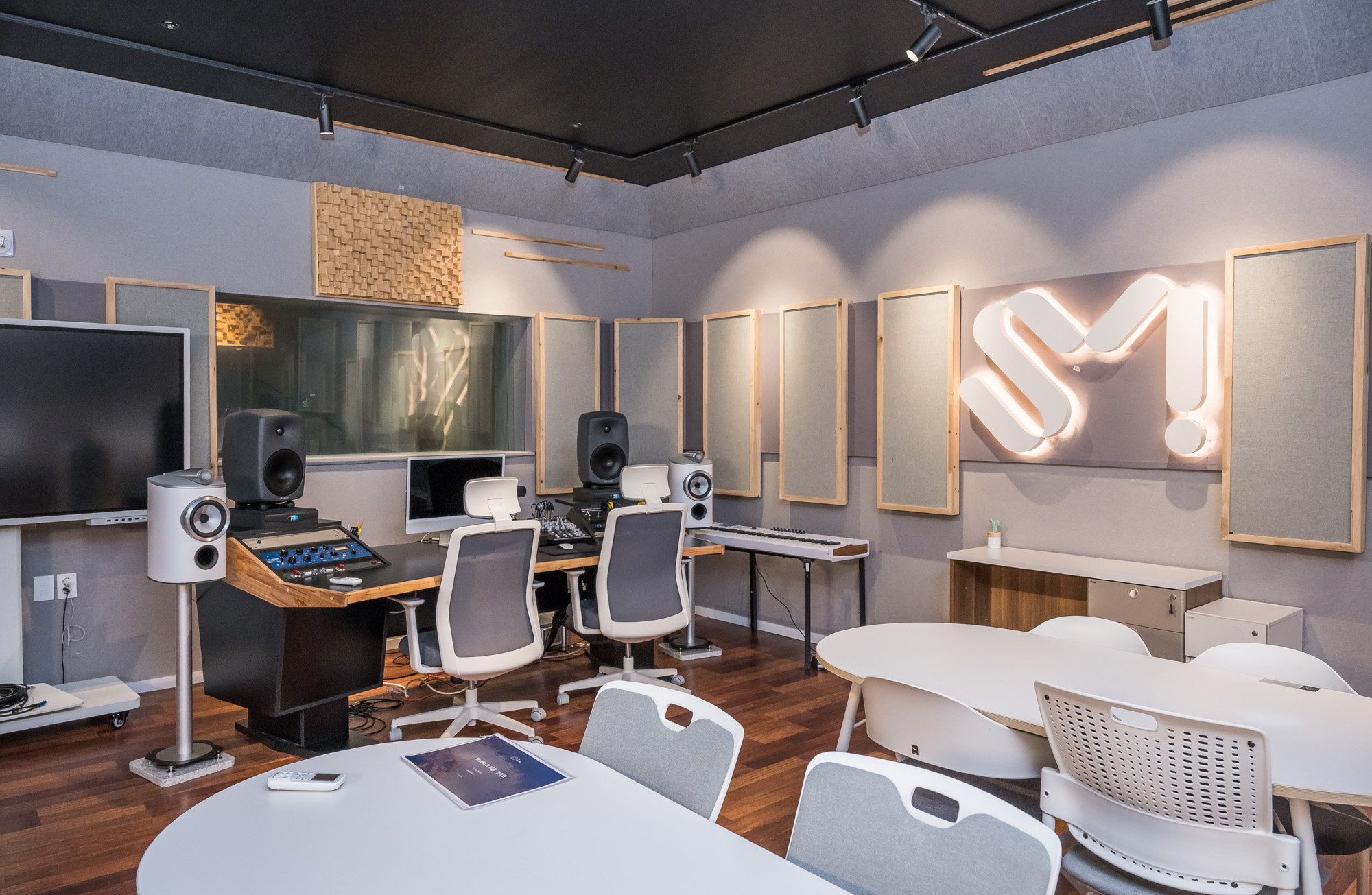 연예;엔터테인먼트;SM유니버스;K스타양성교육기관;장재원;SM엔터테인먼트;아이돌연습생;아이돌학원;SMU