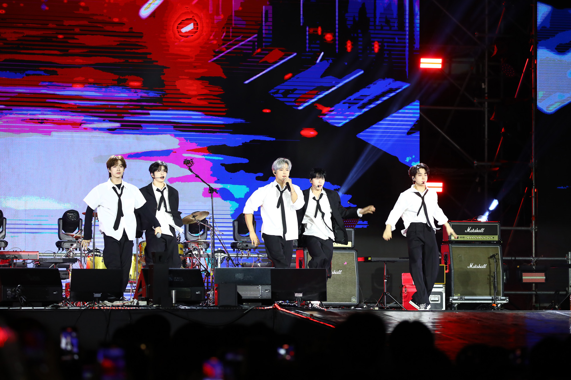 영동대로 K-POP 콘서트 원어스