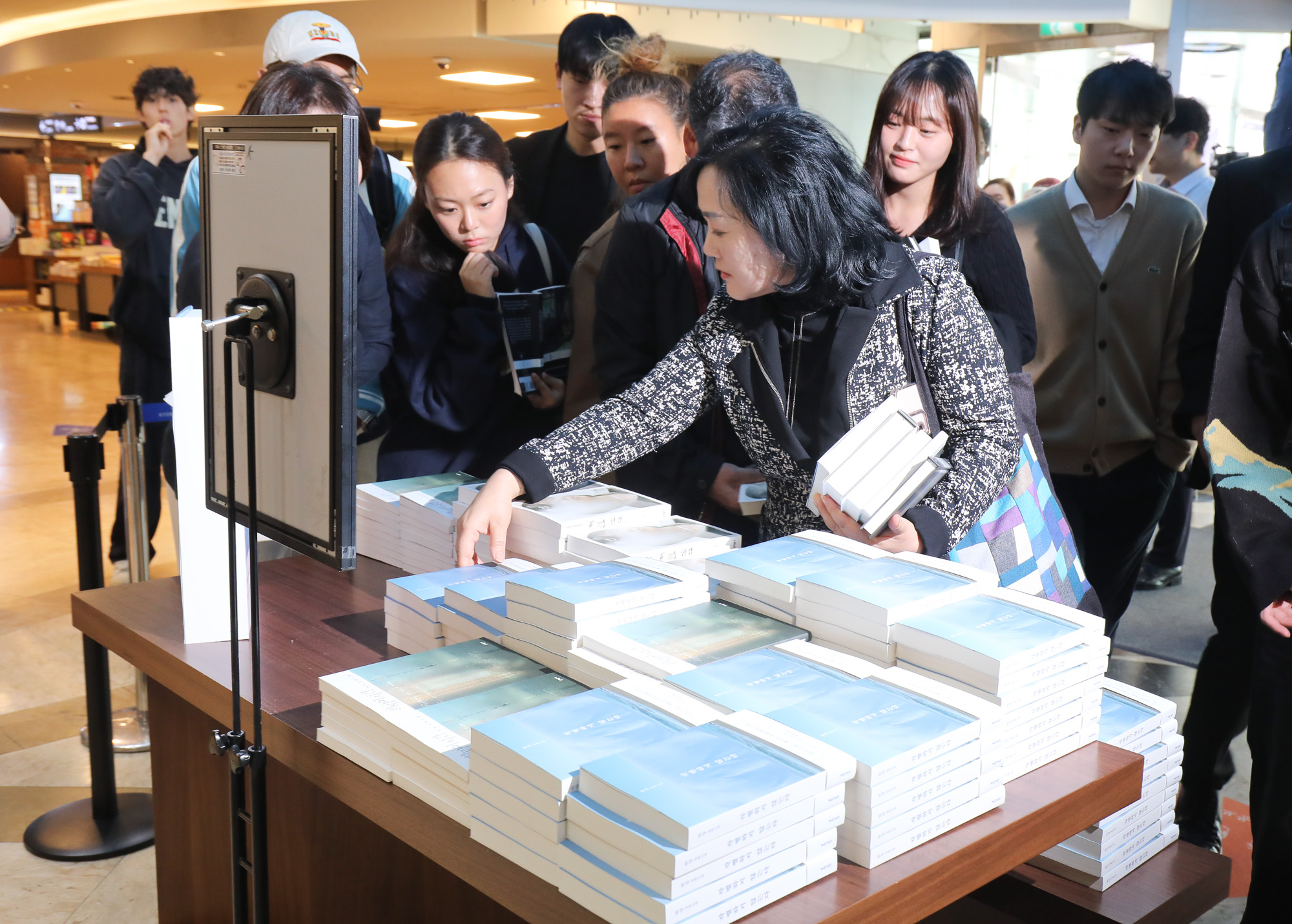 한강;한강노벨문학상;한강노벨상;한강소설가;한강작가;노벨문학상;노벨상수상