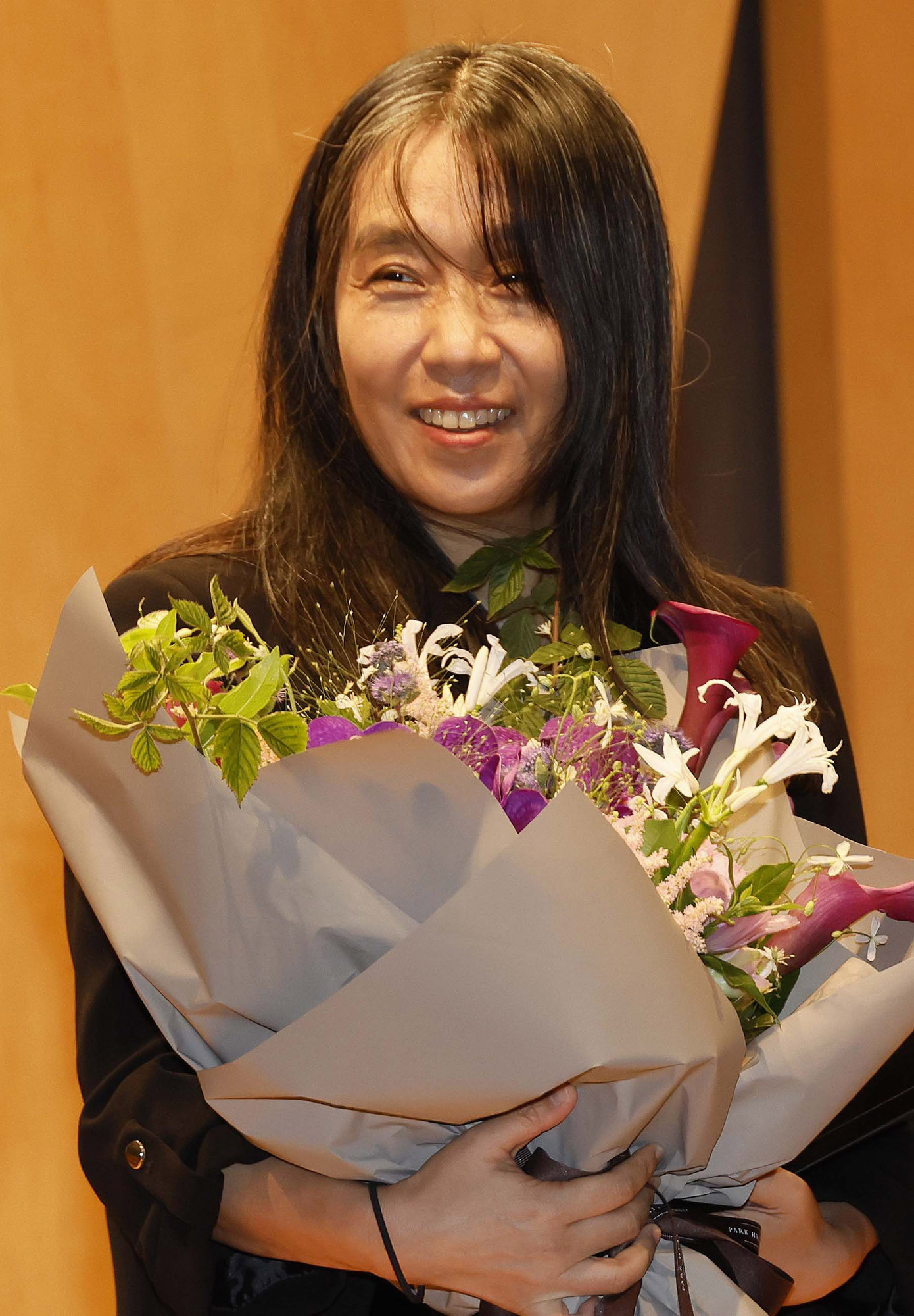 한강;한강작가;한강노벨문학상;한강척공식석상;한강포니정