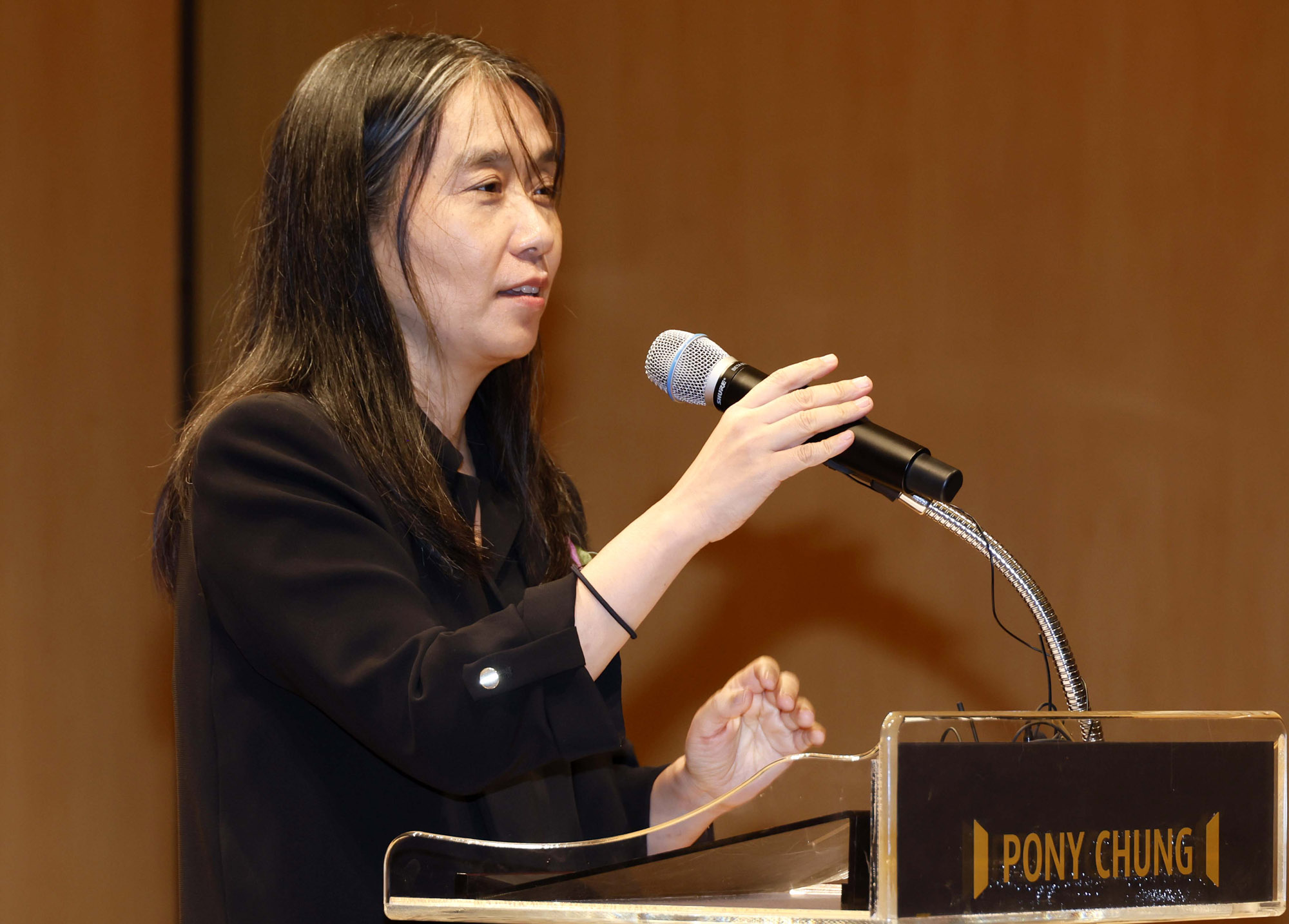 한강;한강작가;한강노벨문학상;한강척공식석상;한강포니정