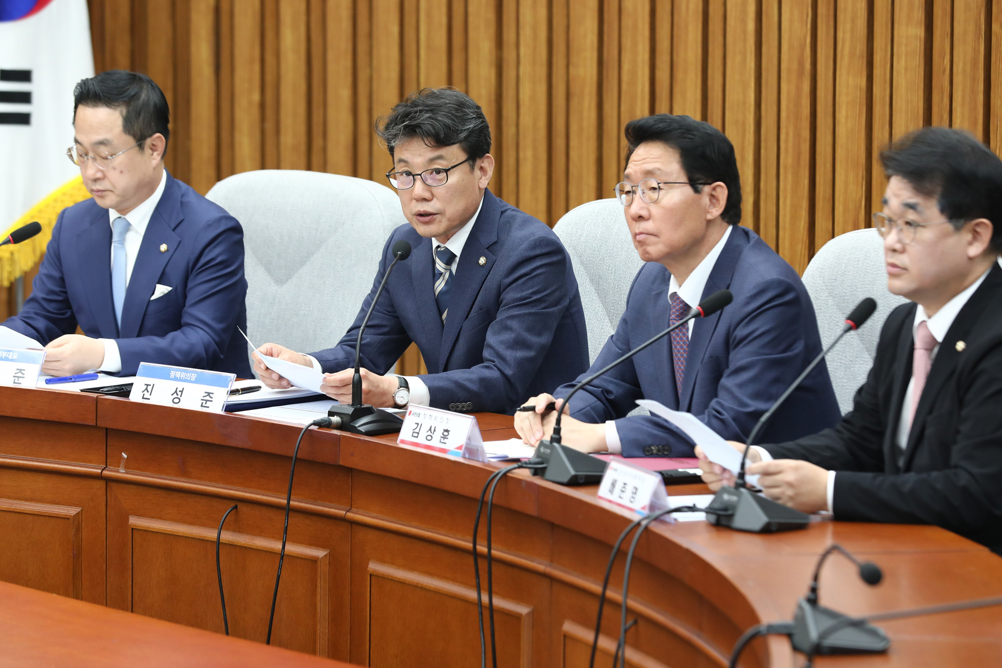 정치;국회;국민의힘- 더불어민주당 민생·공통공약 추진 협;진성준;김상훈