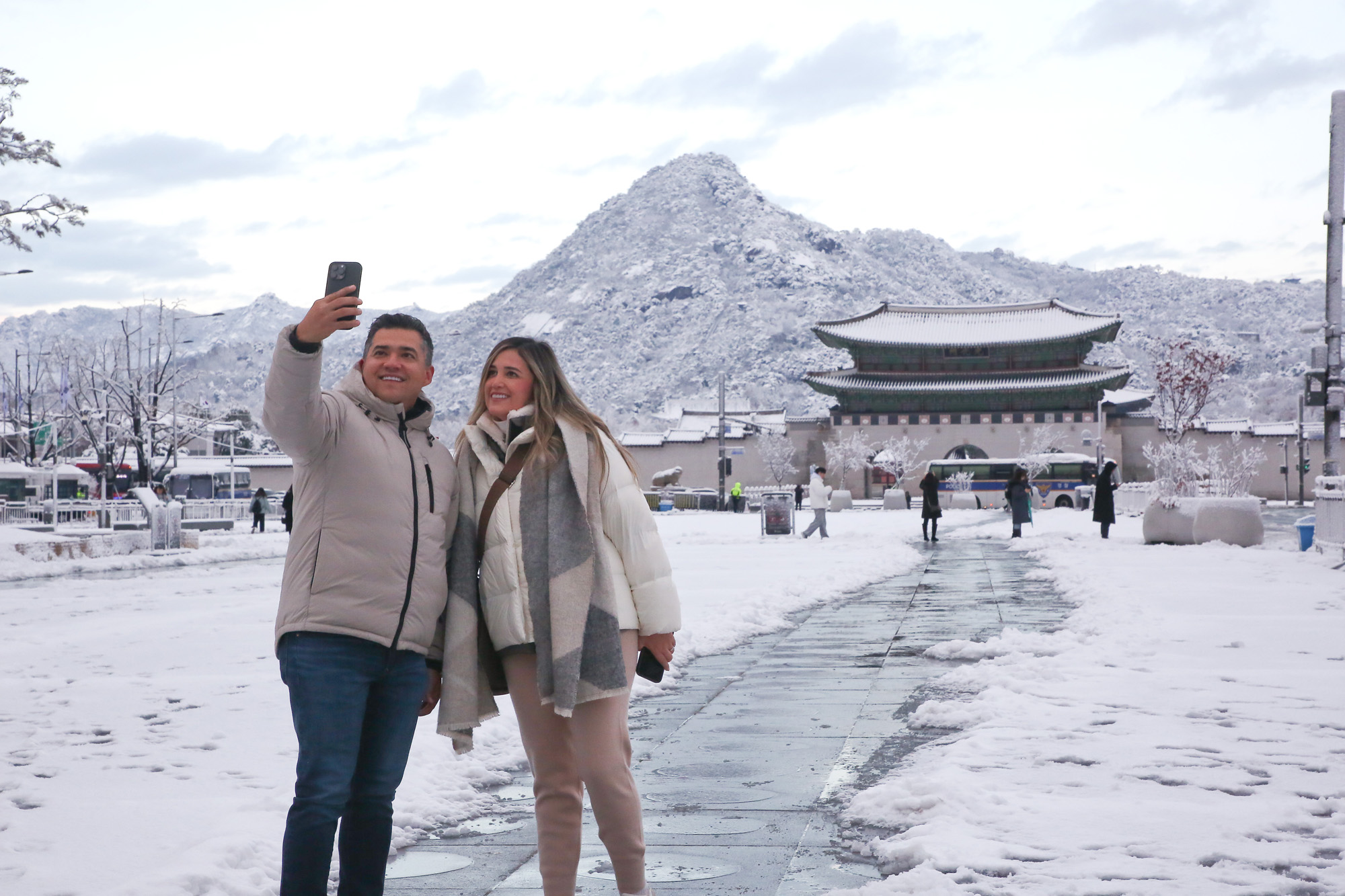 서울 첫눈 광화문 출근