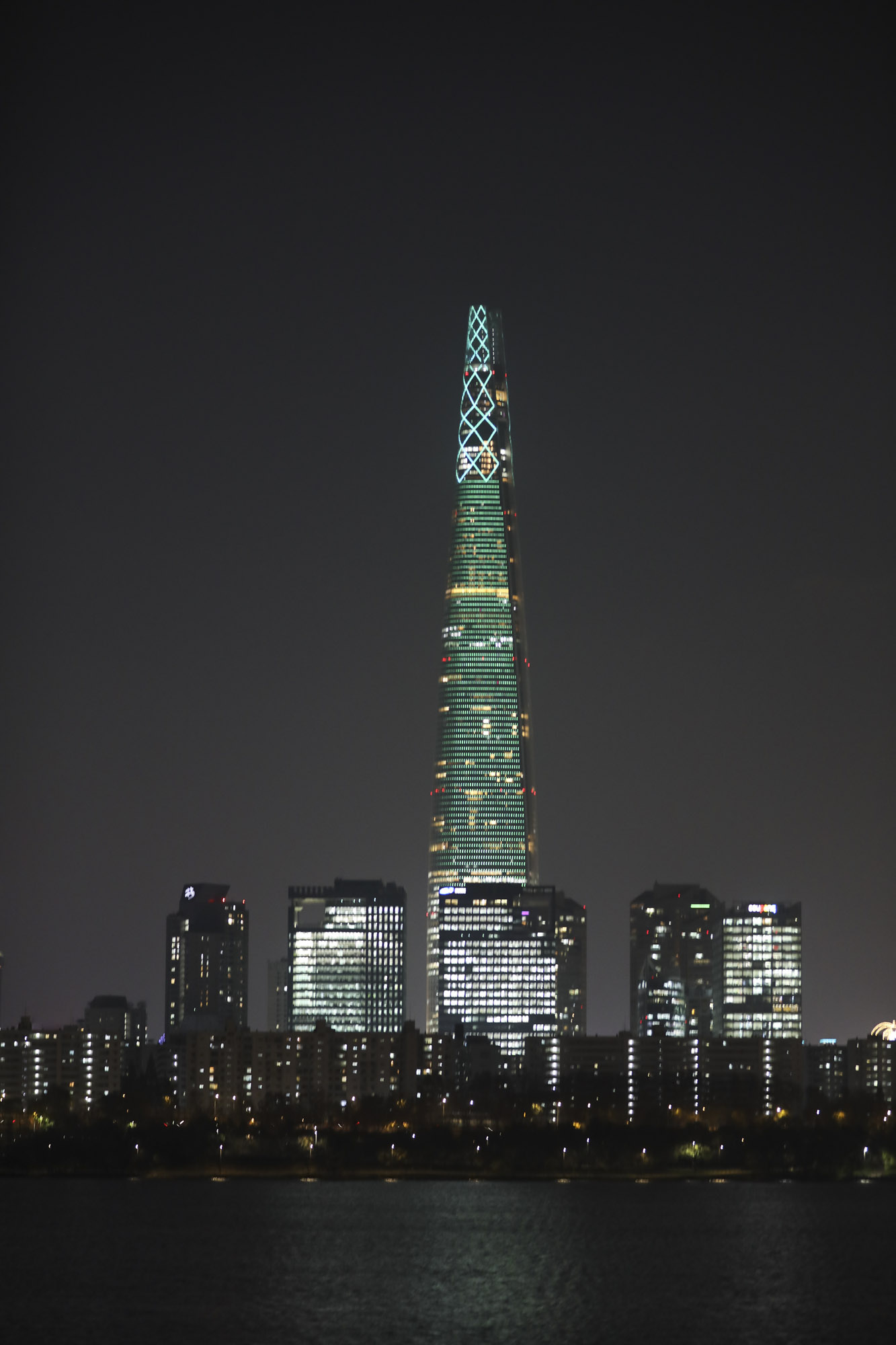 그린오로라;롯데월드타워