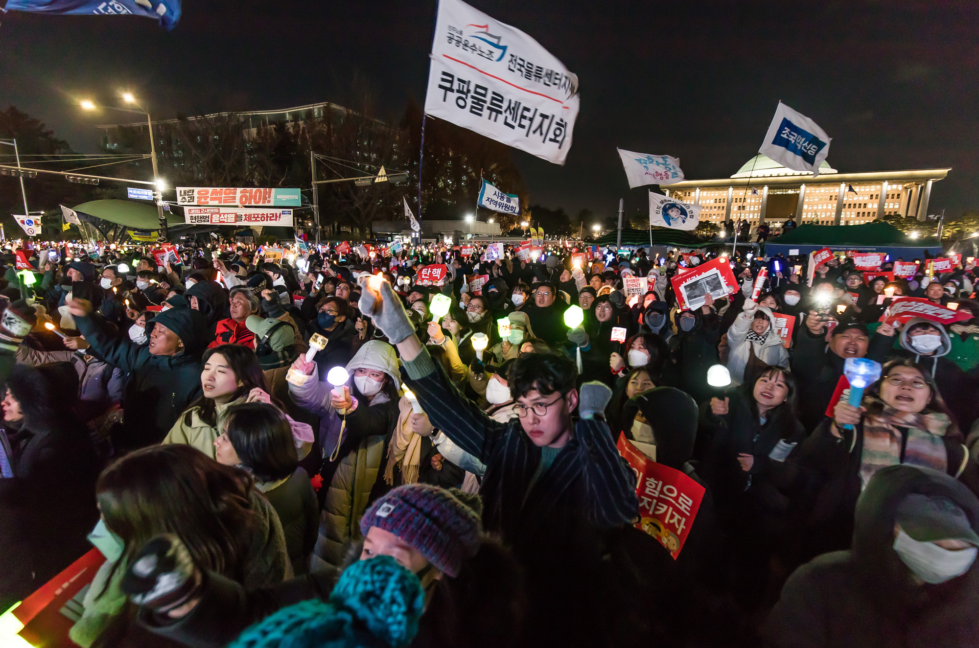 사회;집회;시위;촛불집회;범국민촛불대행진;윤석열퇴진집회;윤석열탄핵촉구집회;국회앞촛불집회