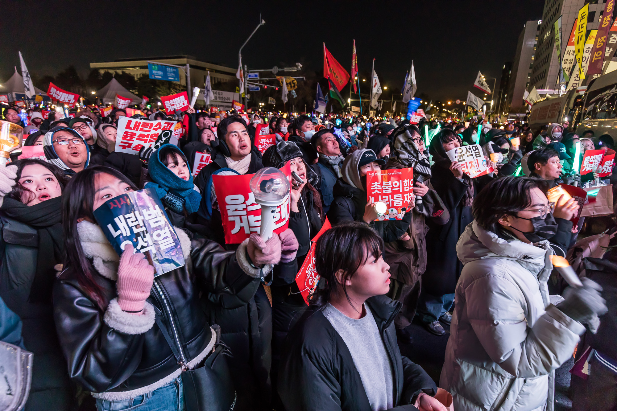 사회;집회;시위;촛불집회;범국민촛불대행진;윤석열퇴진집회;윤석열탄핵촉구집회;국회앞촛불집회