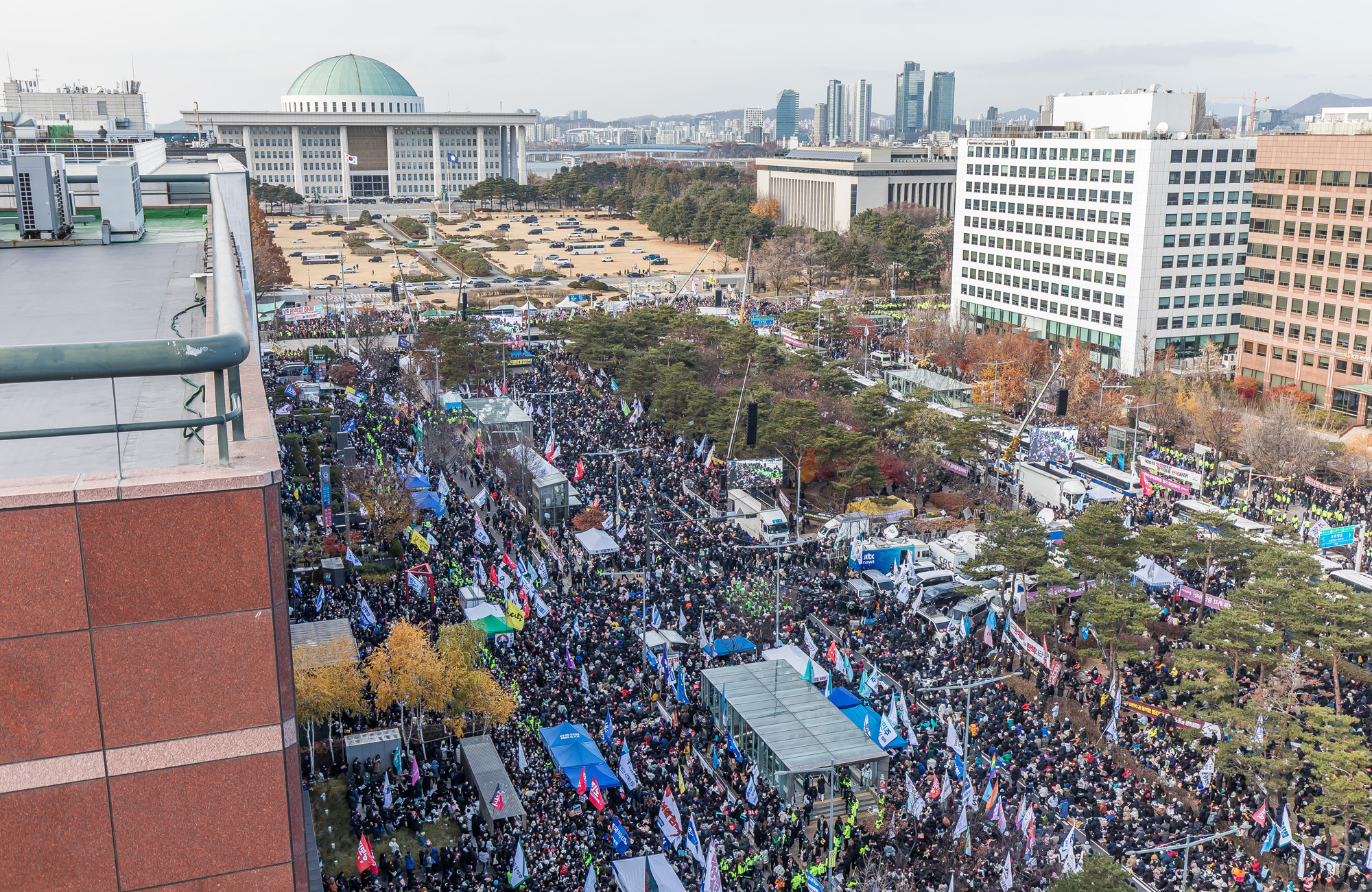 사회;집회;시위;촛불집회;범국민촛불대행진;윤석열퇴진집회;윤석열탄핵촉구집회;국회앞촛불집회