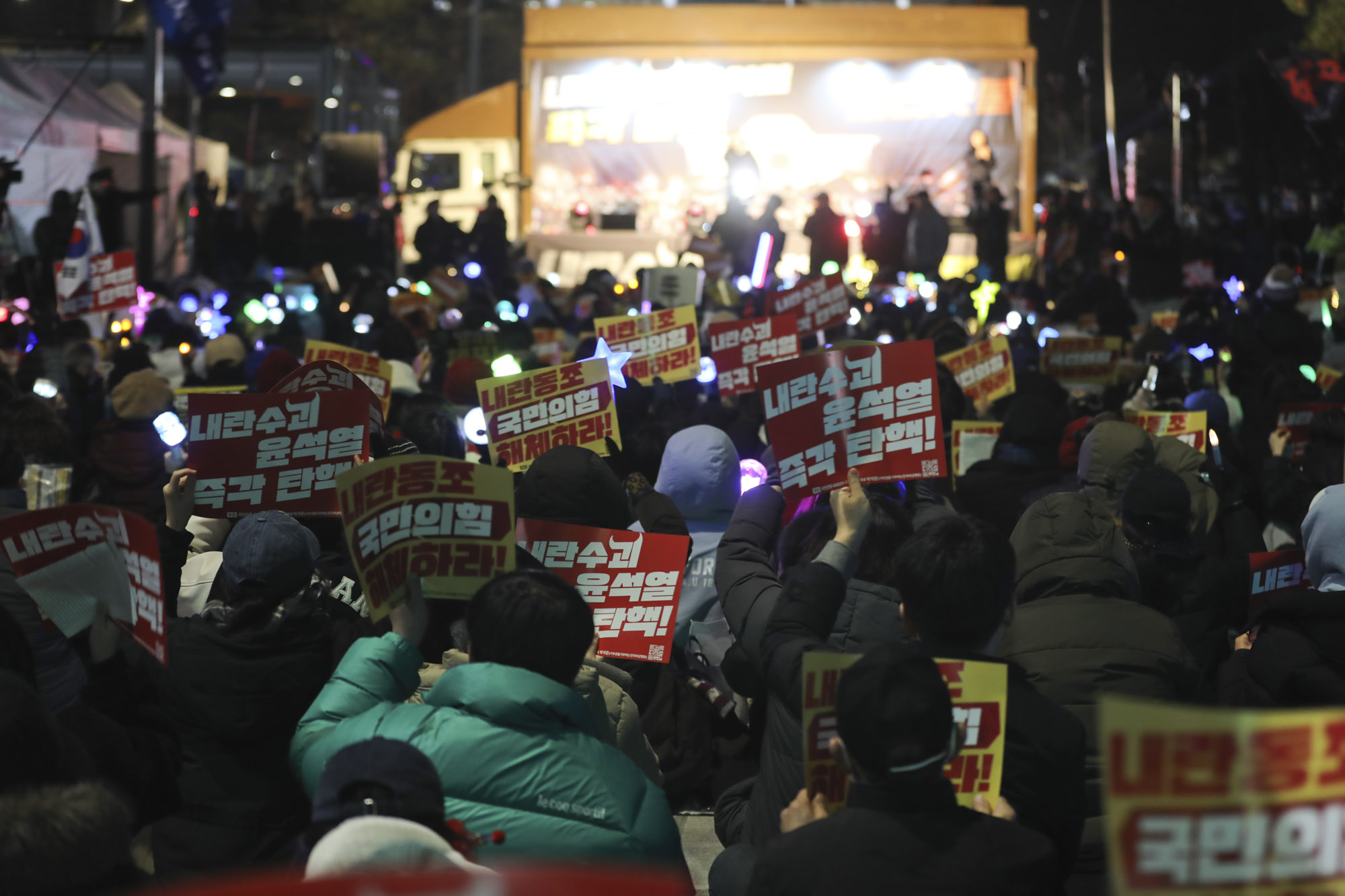 K팝응원단;대통령탄핵집회;응원봉;윤석열탄핵집회;아이돌응원봉
