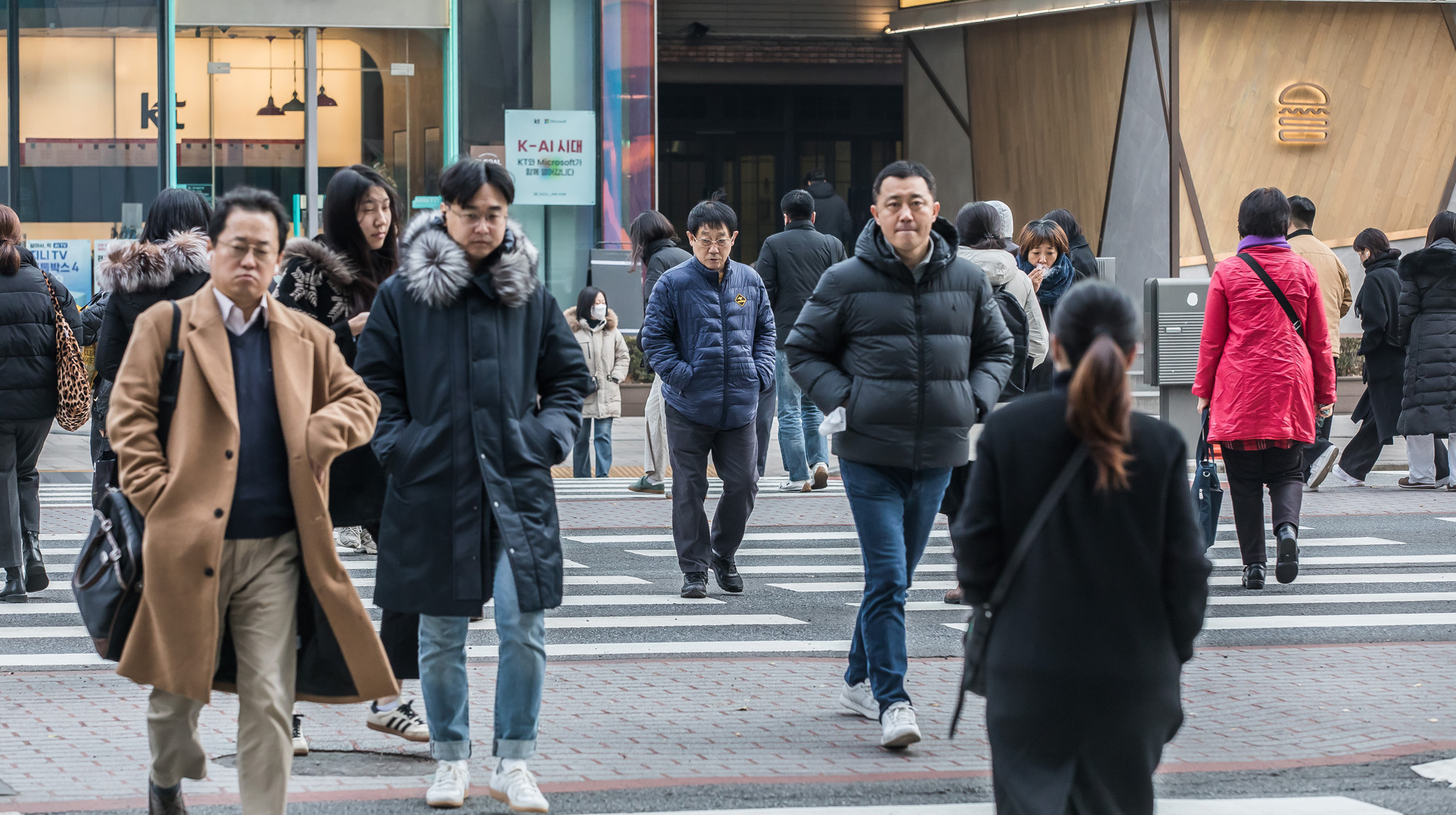 사회;경제;정치불확실성;비상계엄후폭풍;한국경제파장;종로구횡단보도;직장인횡단보도