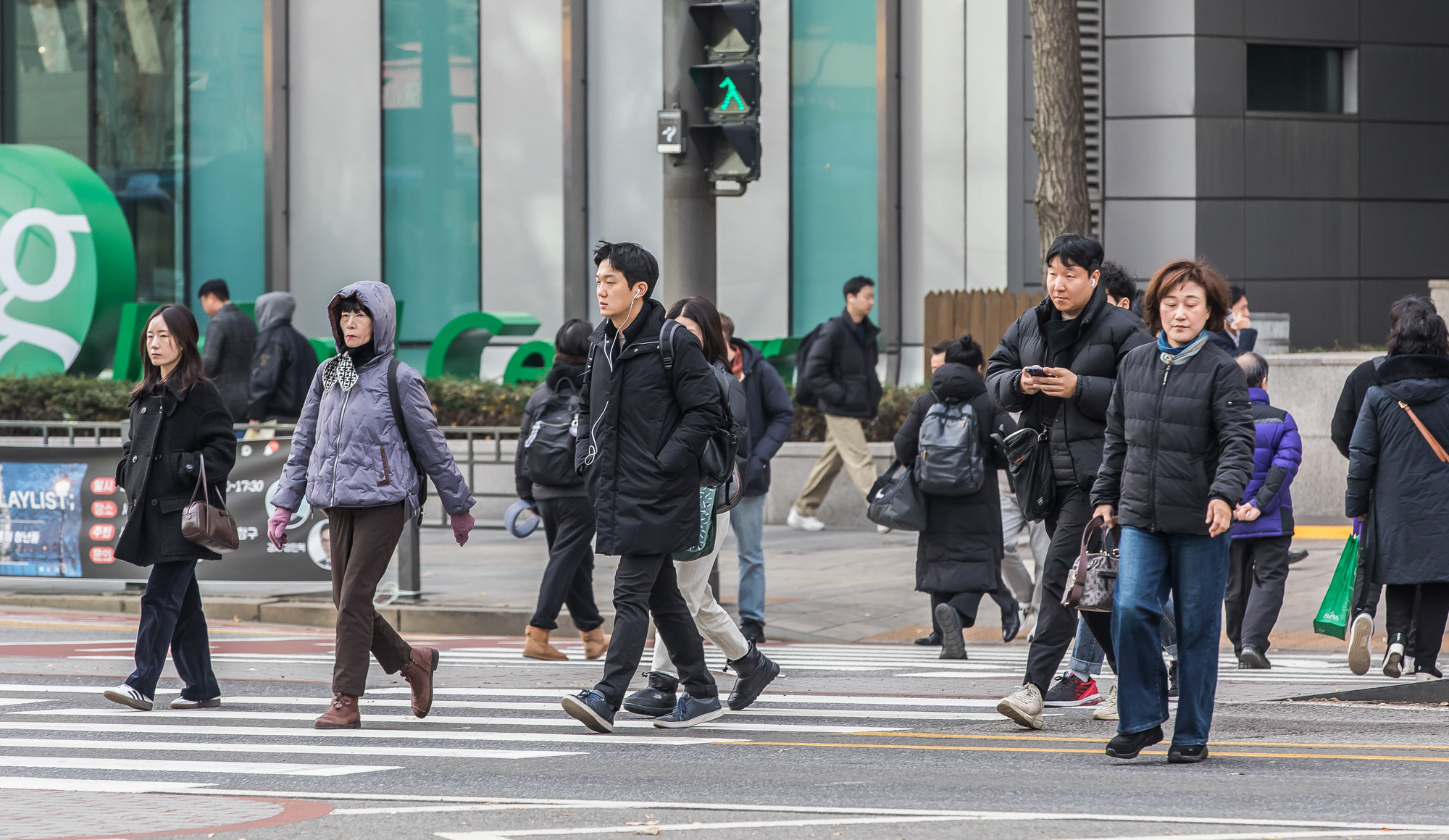 사회;경제;정치불확실성;비상계엄후폭풍;한국경제파장;종로구횡단보도;직장인횡단보도