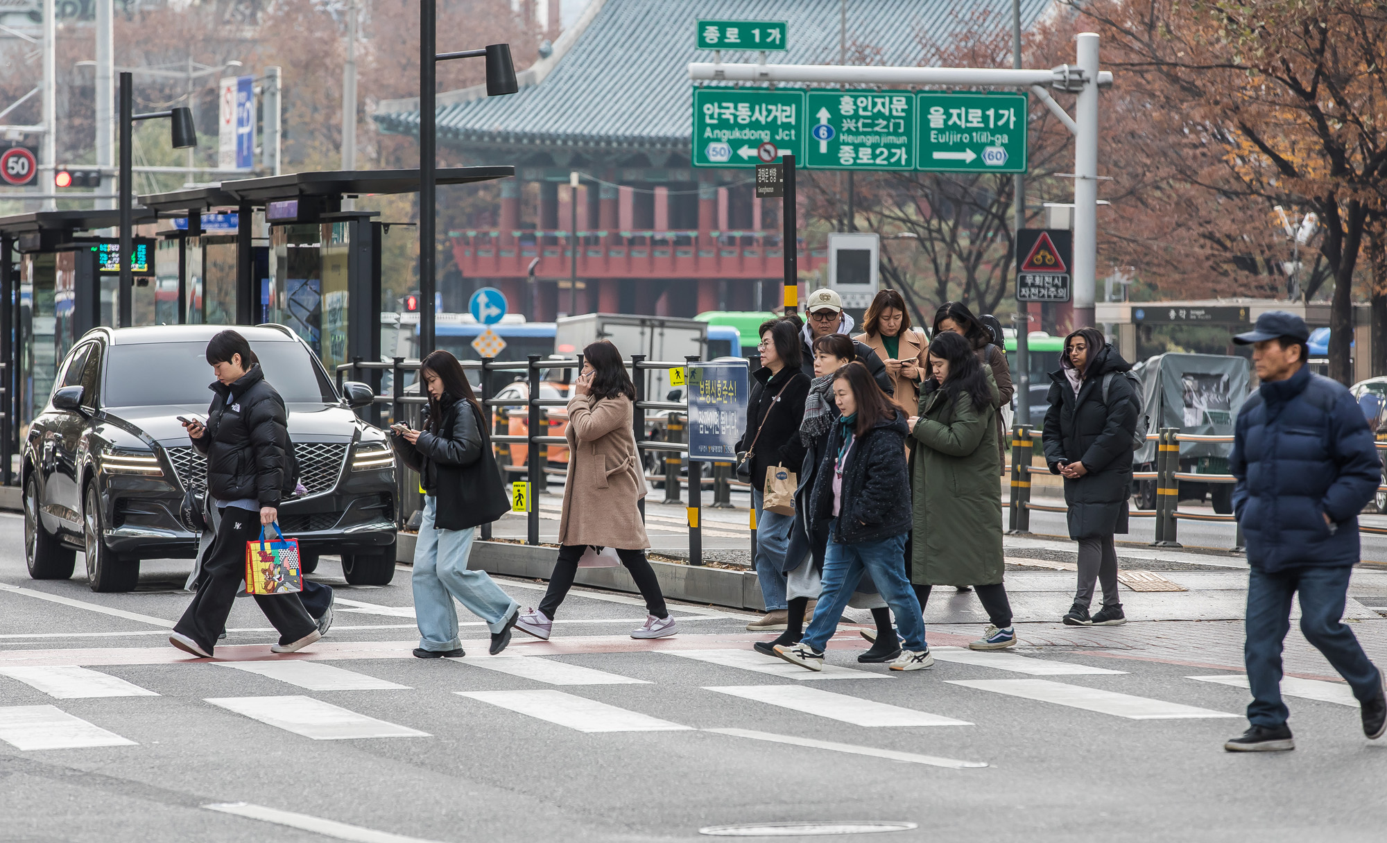 사회;경제;정치불확실성;비상계엄후폭풍;한국경제파장;종로구횡단보도;직장인횡단보도