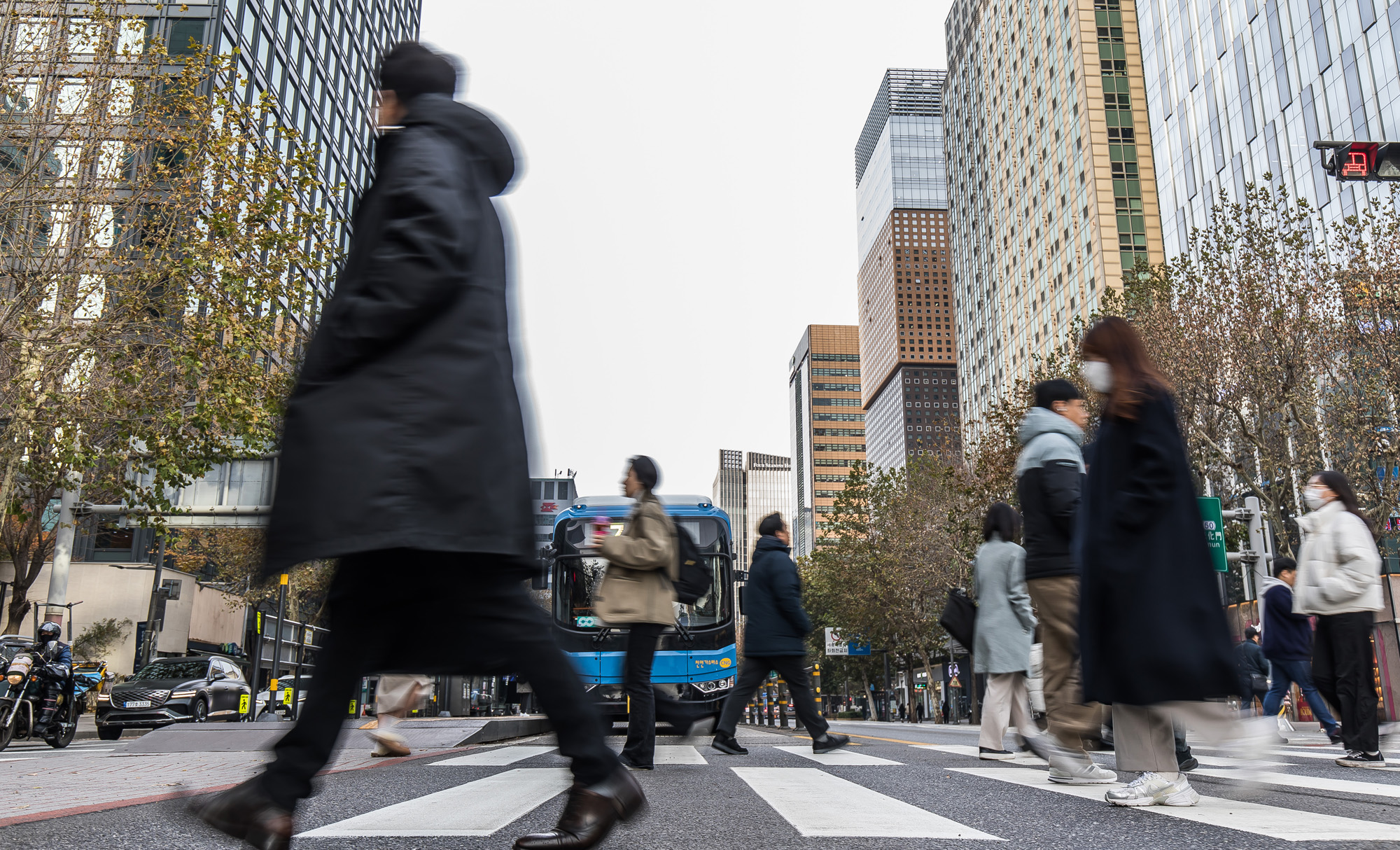 사회;경제;정치불확실성;비상계엄후폭풍;한국경제파장;종로구횡단보도;직장인횡단보도