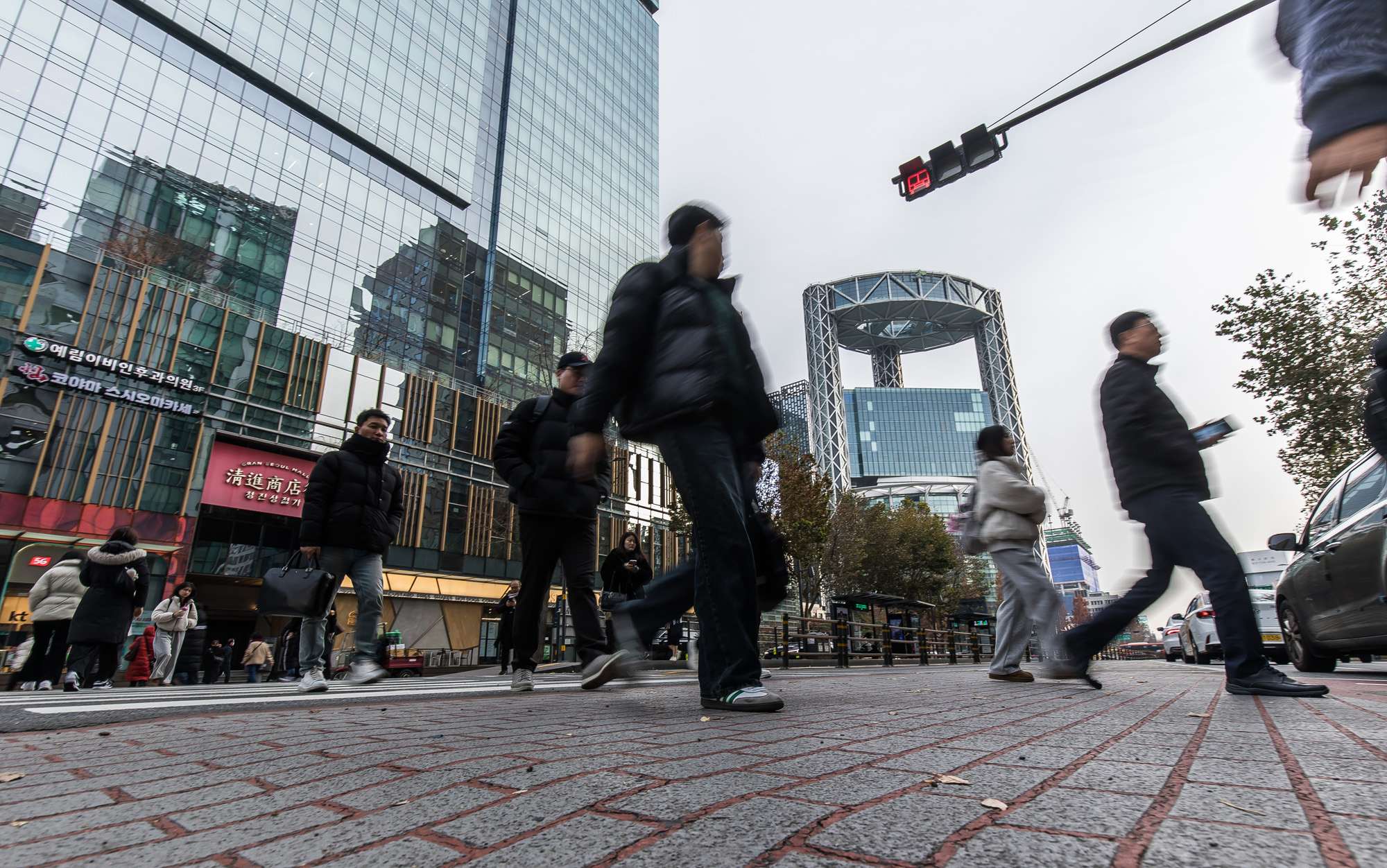 사회;경제;정치불확실성;비상계엄후폭풍;한국경제파장;종로구횡단보도;직장인횡단보도