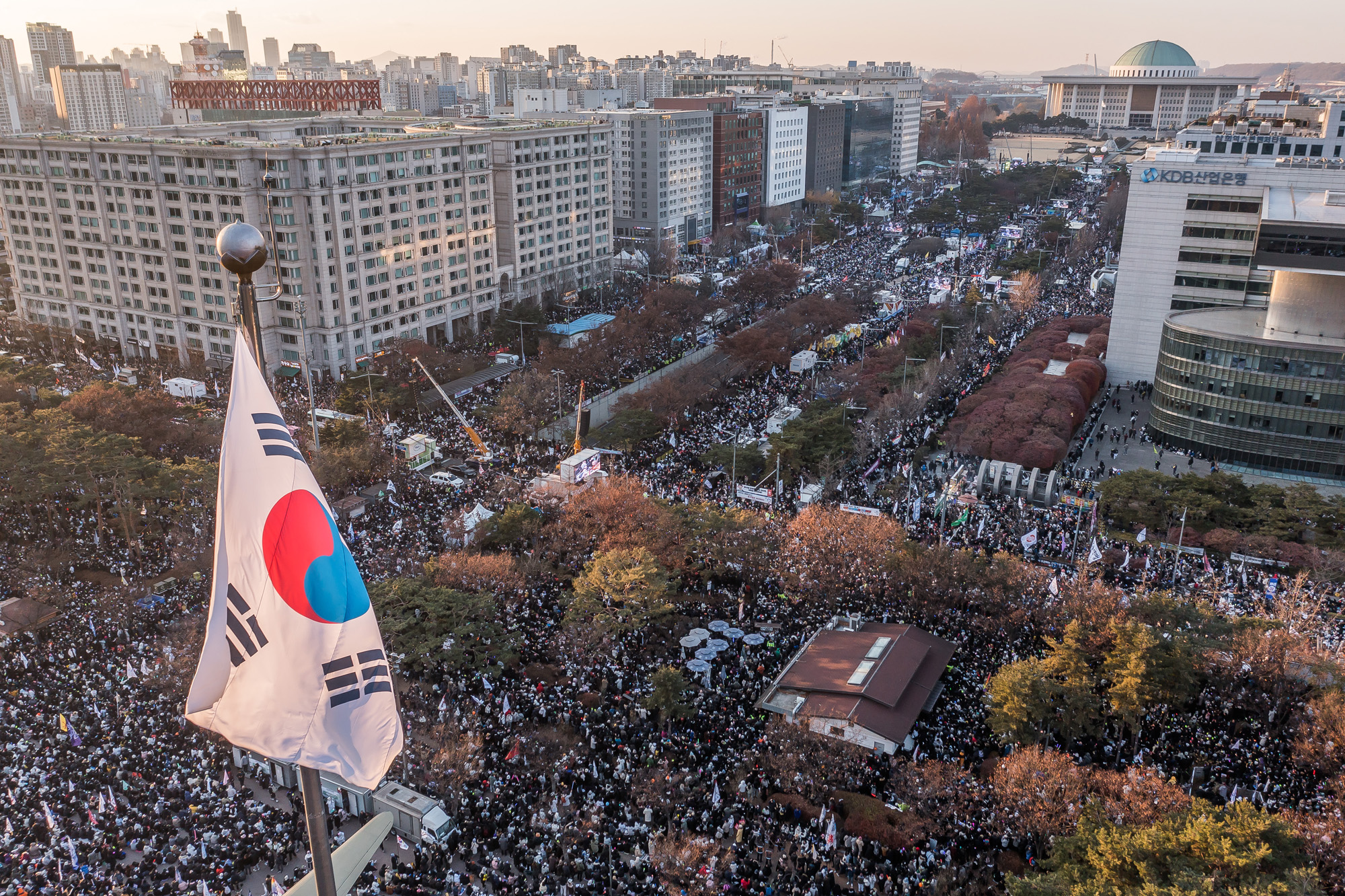 윤석열;대통령;두번째;탄핵소추안;국회표결;여의도;국회앞;촛불집회;탄핵촉구시민집회