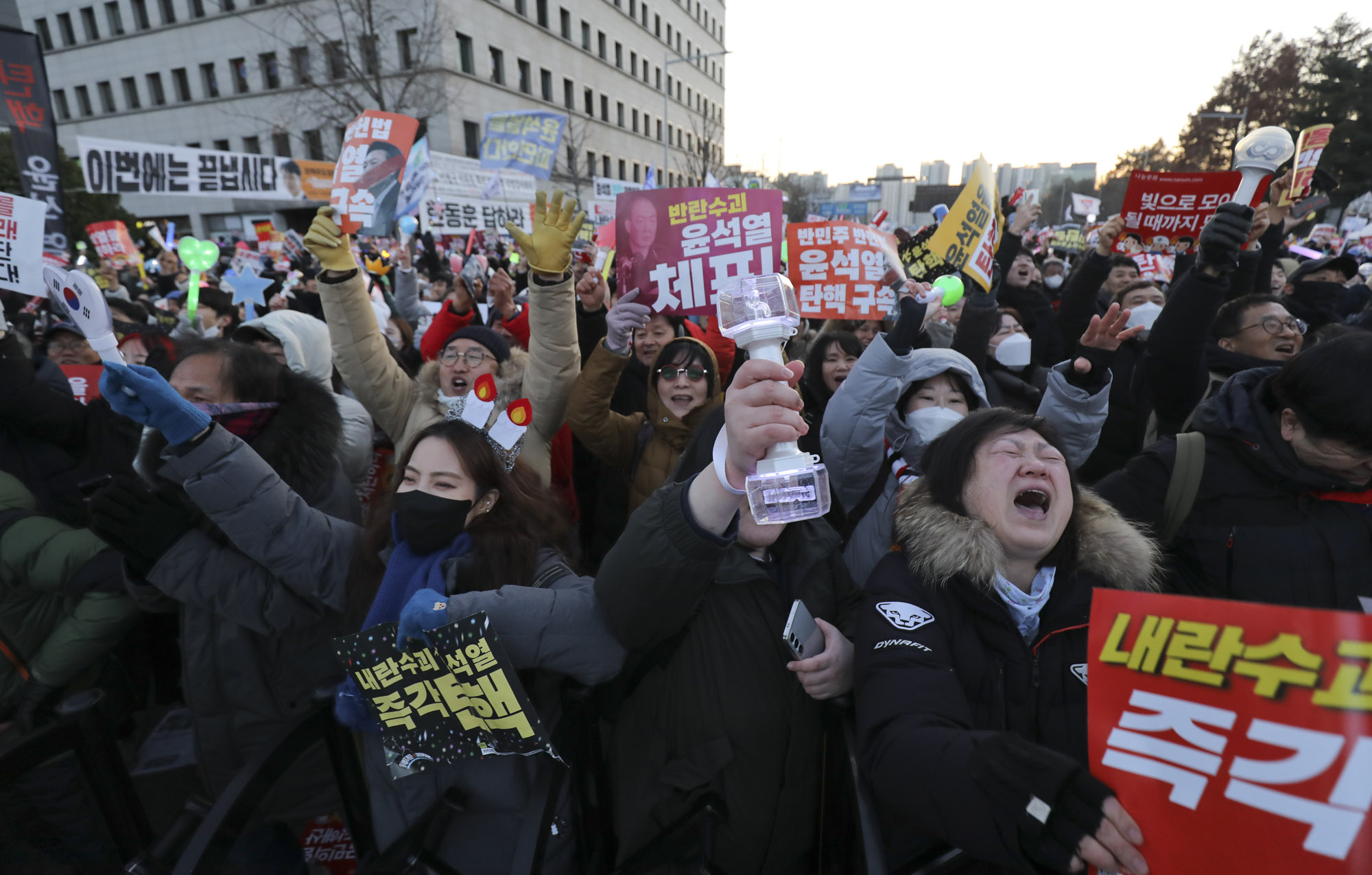 윤석열탄핵;윤석열여의도집회;탄핵집회;응원봉;탄핵소추안가결;윤석열하야