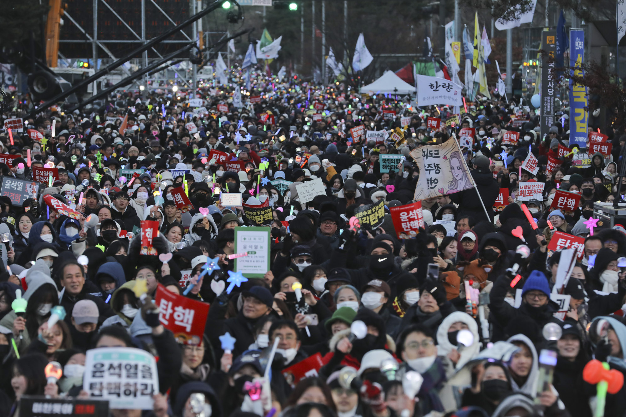 윤석열탄핵;윤석열여의도집회;탄핵집회;응원봉;탄핵소추안가결;윤석열하야