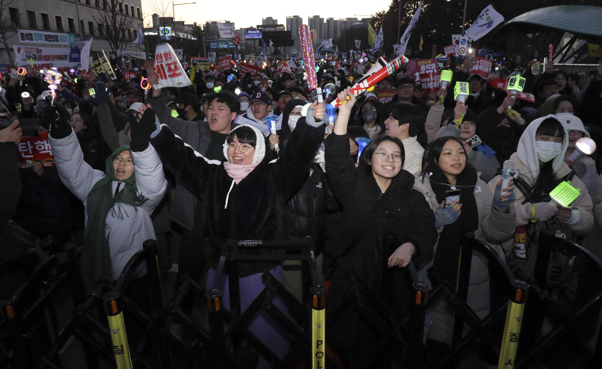 윤석열탄핵;윤석열여의도집회;탄핵집회;응원봉;탄핵소추안가결;윤석열하야