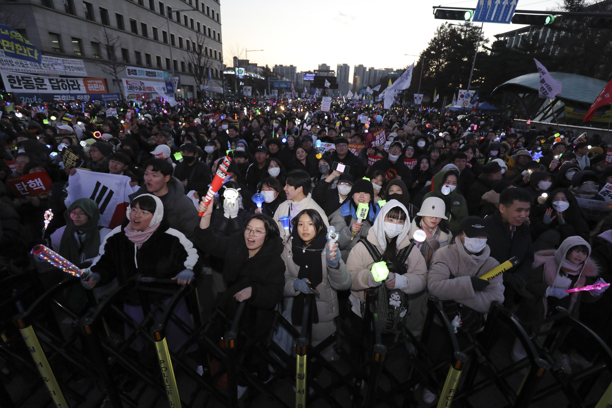 윤석열탄핵;윤석열여의도집회;탄핵집회;응원봉;탄핵소추안가결;윤석열하야