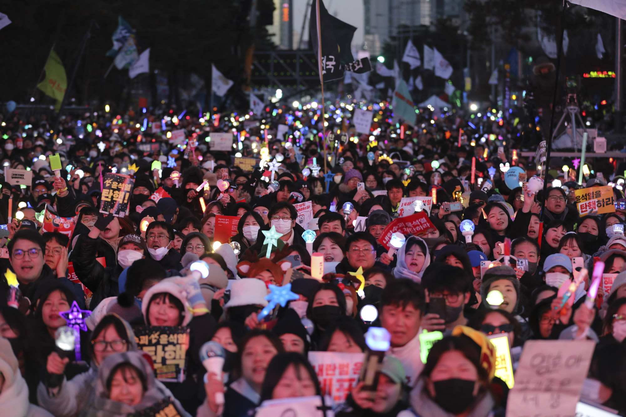 윤석열탄핵;윤석열여의도집회;탄핵집회;응원봉;탄핵소추안가결;윤석열하야