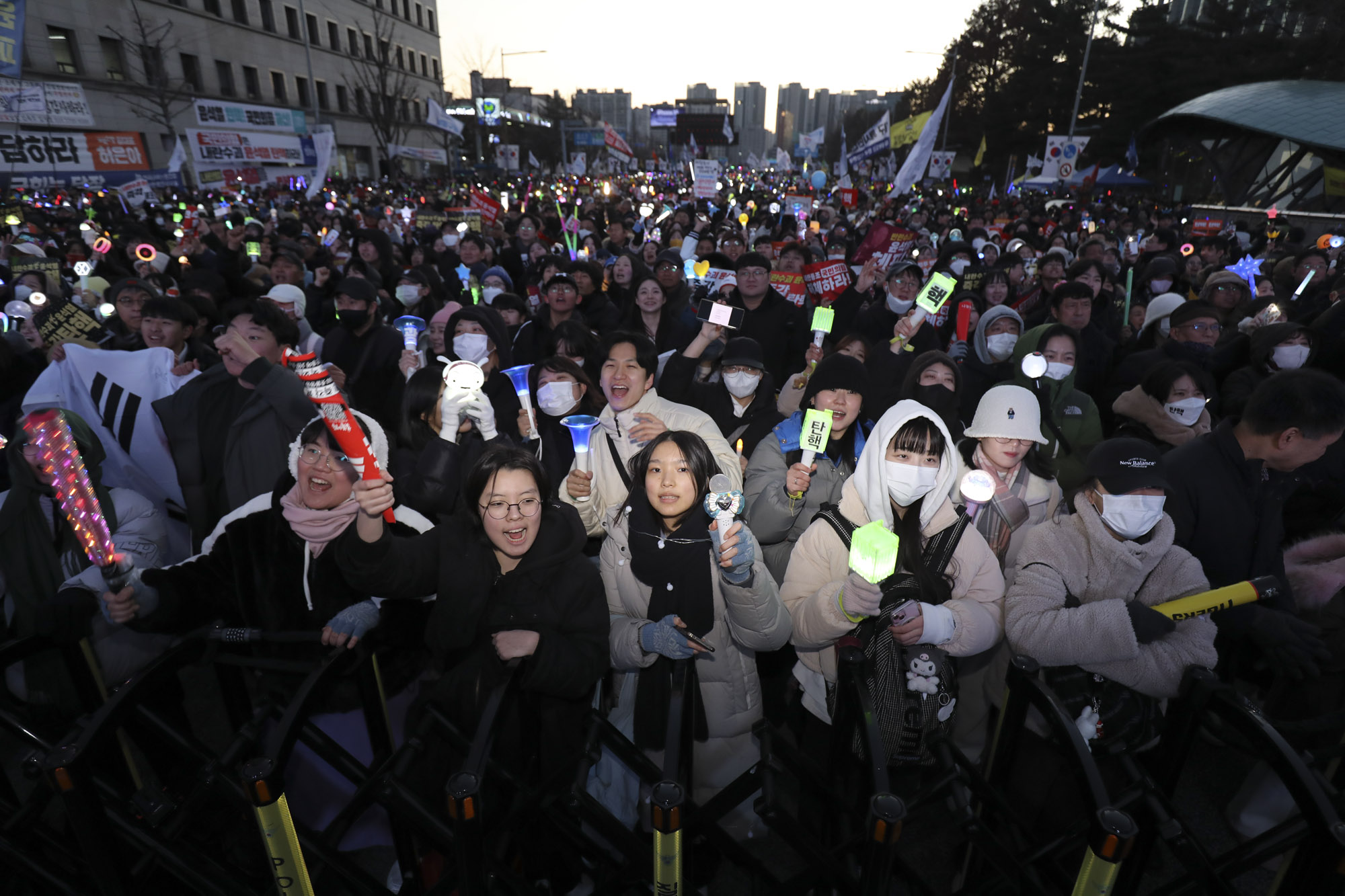 윤석열탄핵;윤석열여의도집회;탄핵집회;응원봉;탄핵소추안가결;윤석열하야