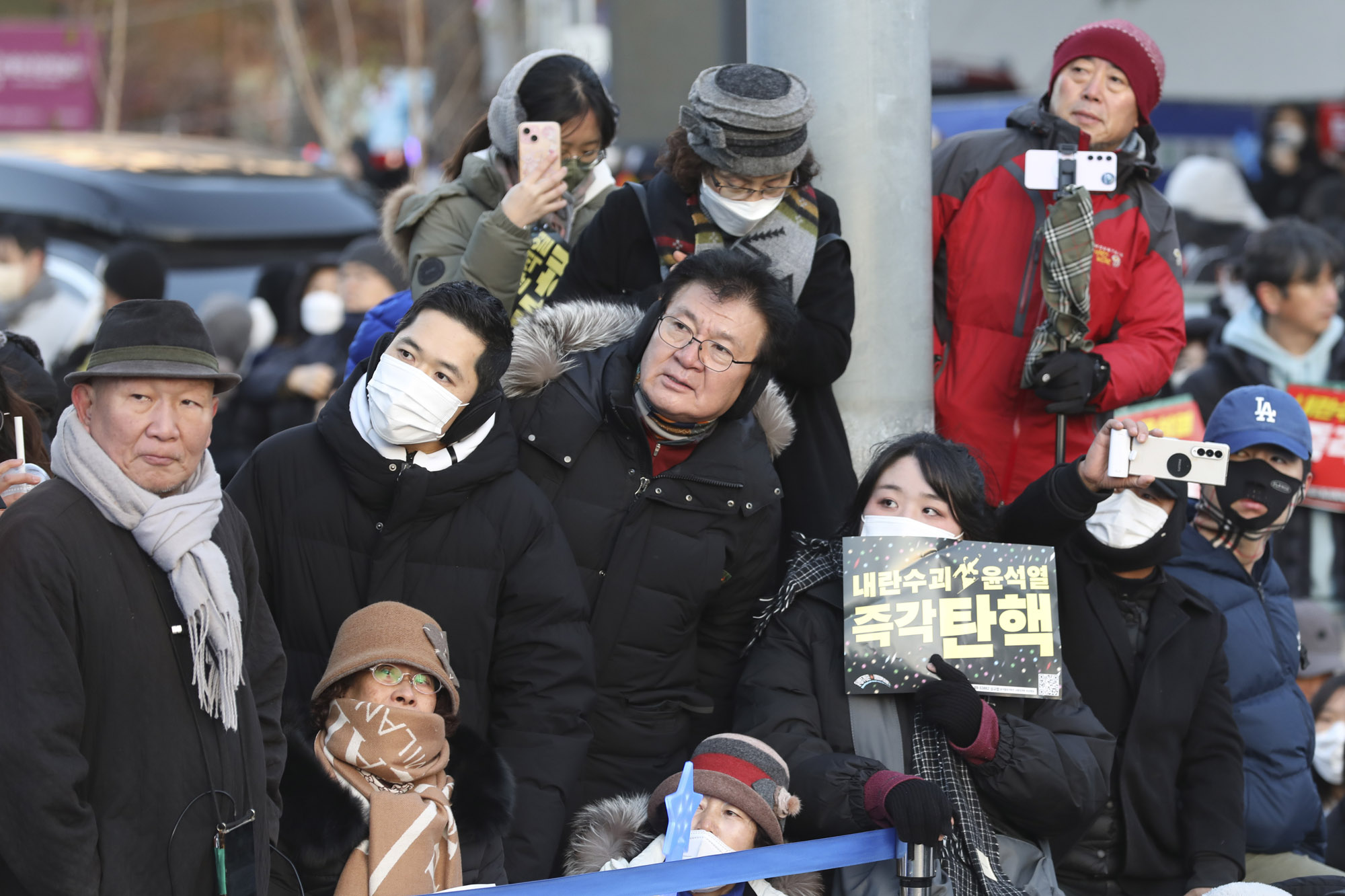윤석열탄핵;윤석열탄핵집회;윤석열여의도집회;윤석열탄핵가결;여의도응원봉;촛불집회