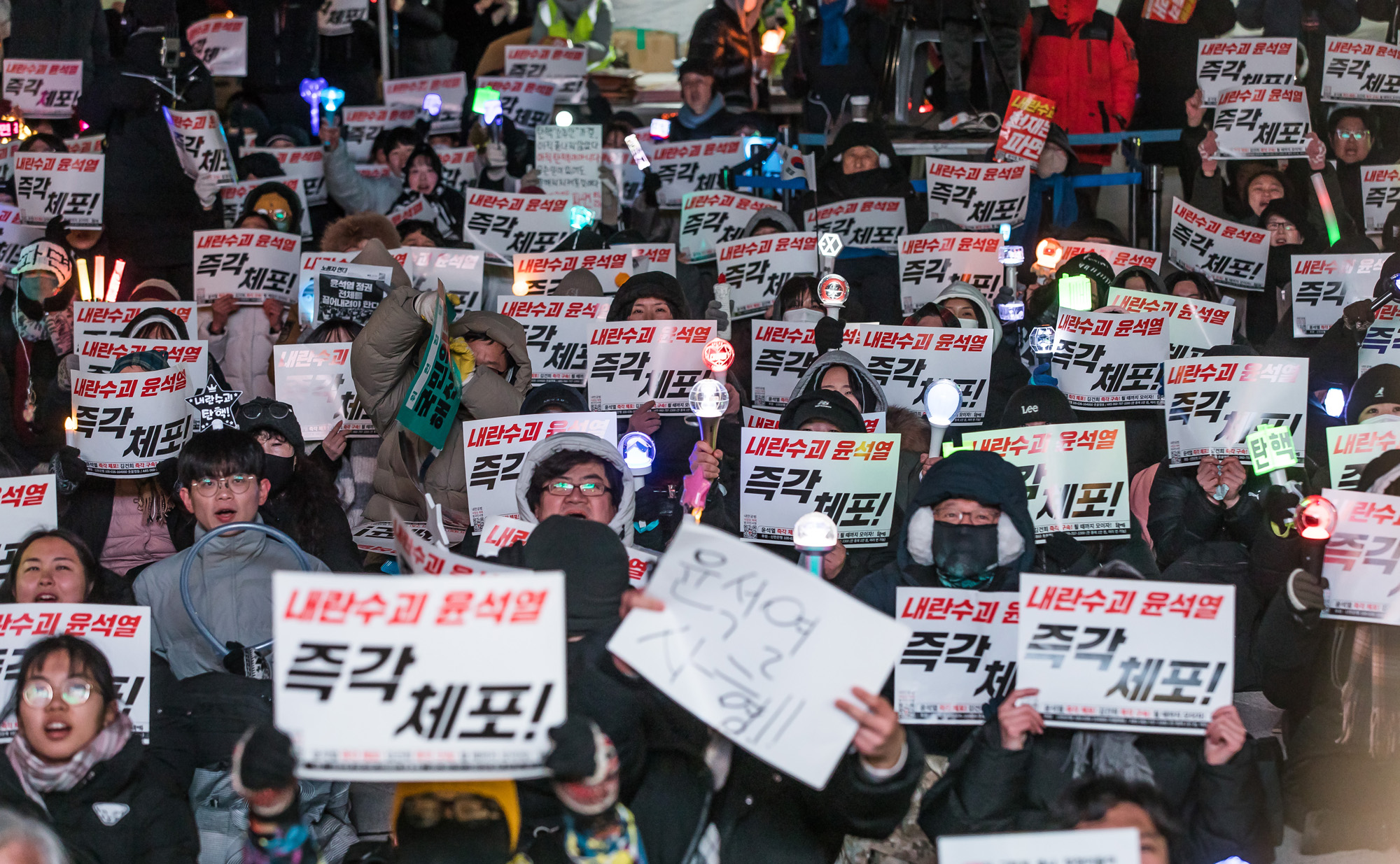 사회;집회;시위;촛불집회;촛불문화제;윤석열대통령파면촉구;윤석열탄핵촉구집회;촛불행동