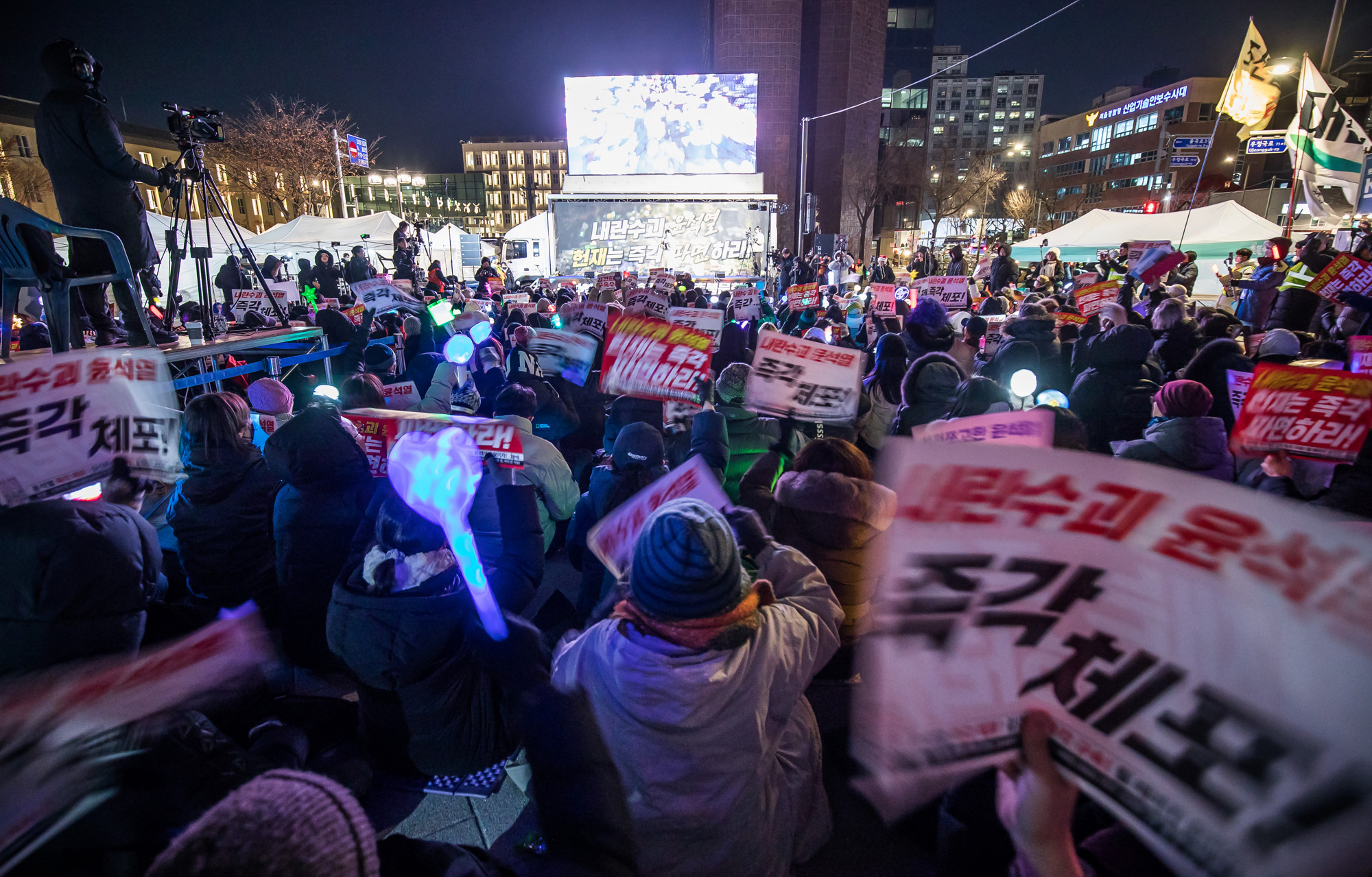 사회;집회;시위;촛불집회;촛불문화제;윤석열대통령파면촉구;윤석열탄핵촉구집회;촛불행동