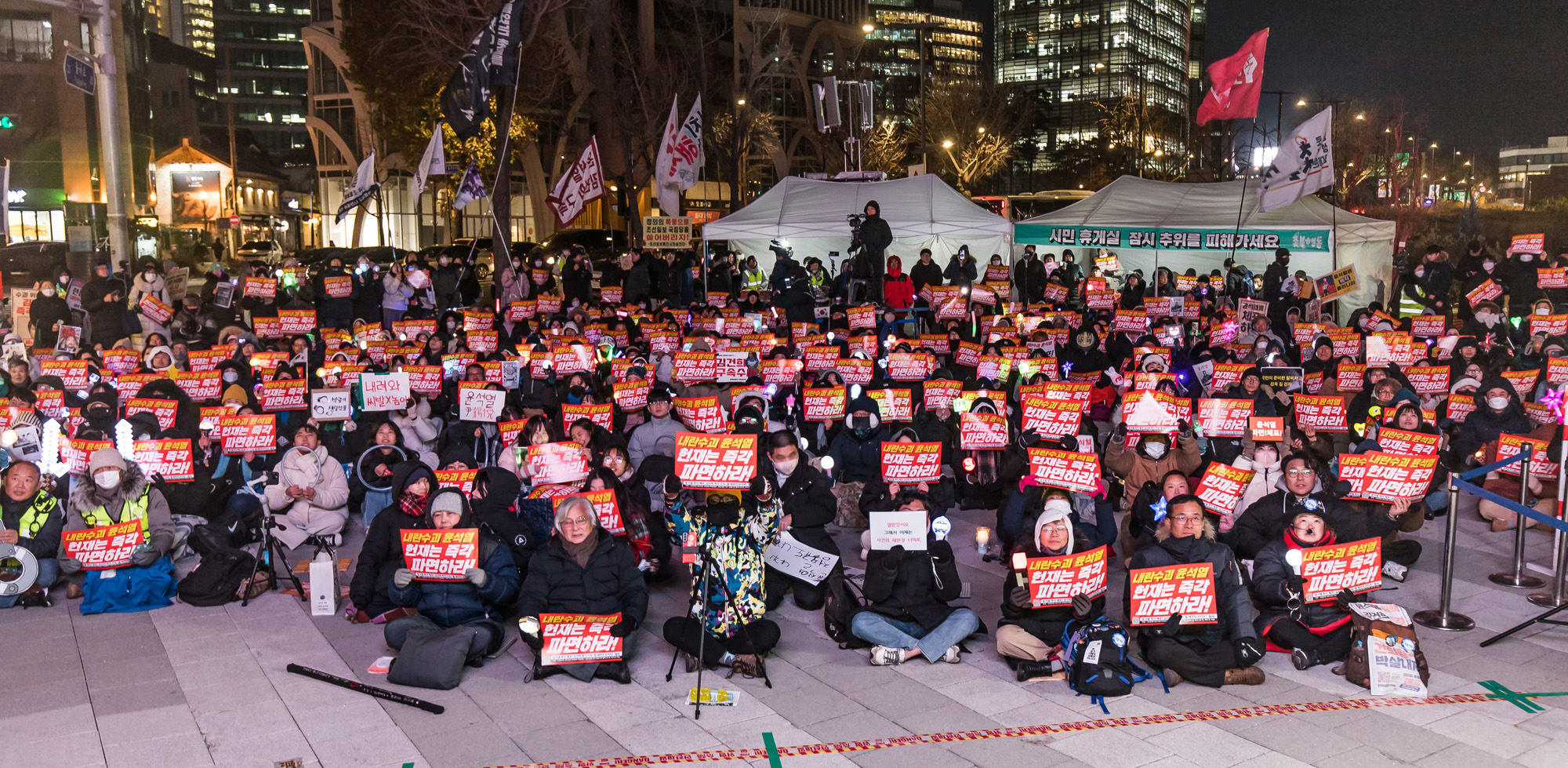 사회;집회;시위;촛불집회;촛불문화제;윤석열대통령파면촉구;윤석열탄핵촉구집회;촛불행동