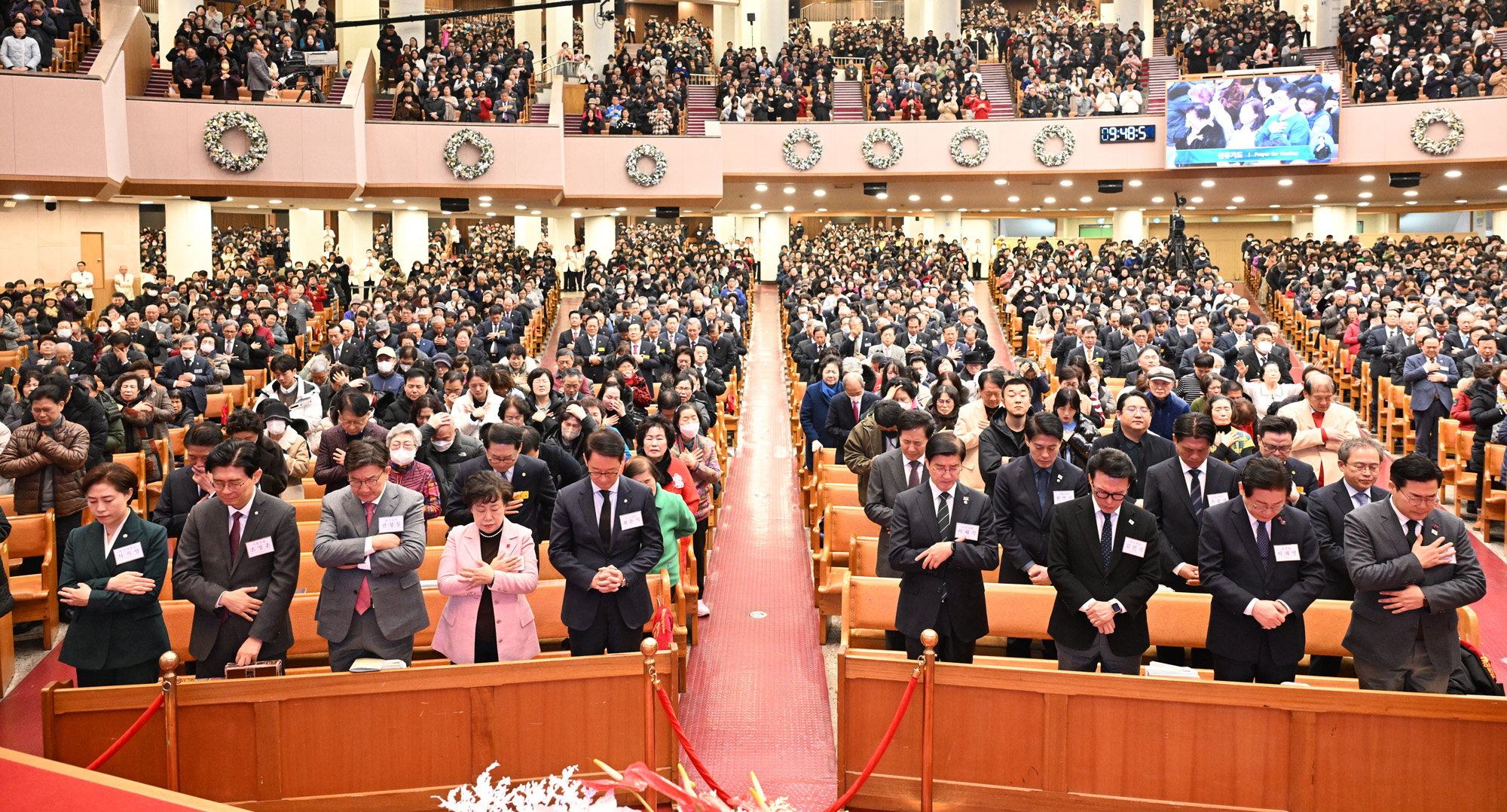 정치;국회;순복음교회성탄예배;이재명;권성동