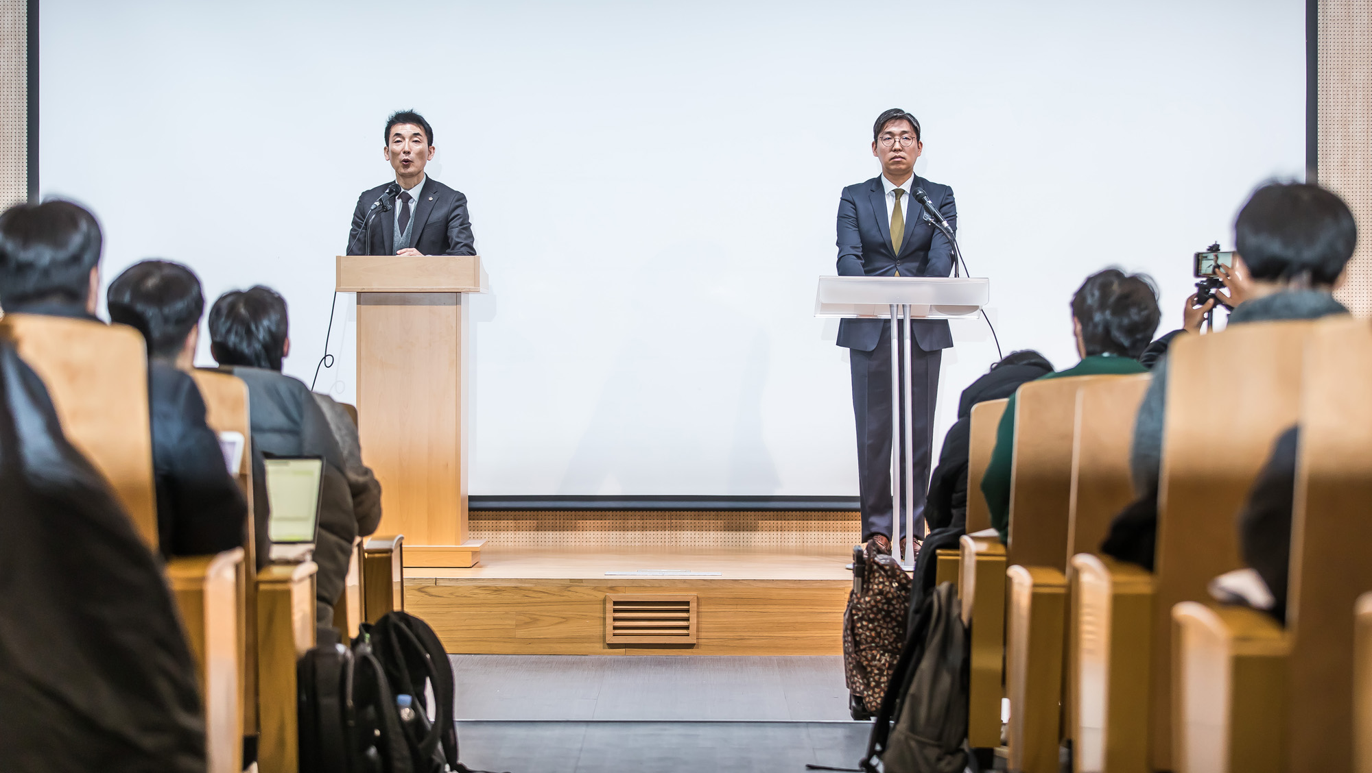 사회;정치;사건사고;계엄;12·3 비상계엄;내란사태;김용현전국방부장관;김용현변호인단기자회견;이하상;유승수;한국컨퍼런스센터