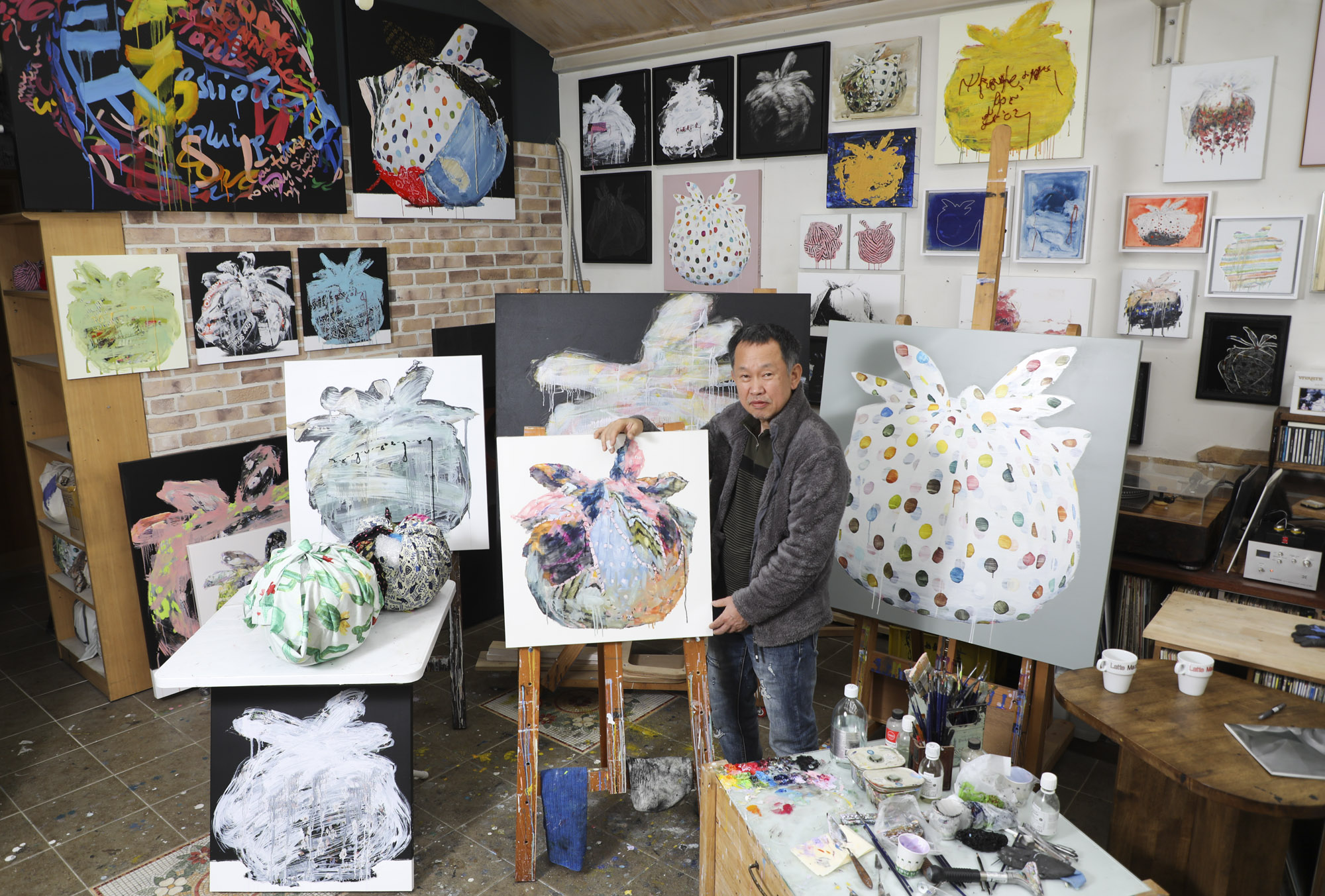 박용일;박용일작가;화가;화실;작업실;그림;화가의방