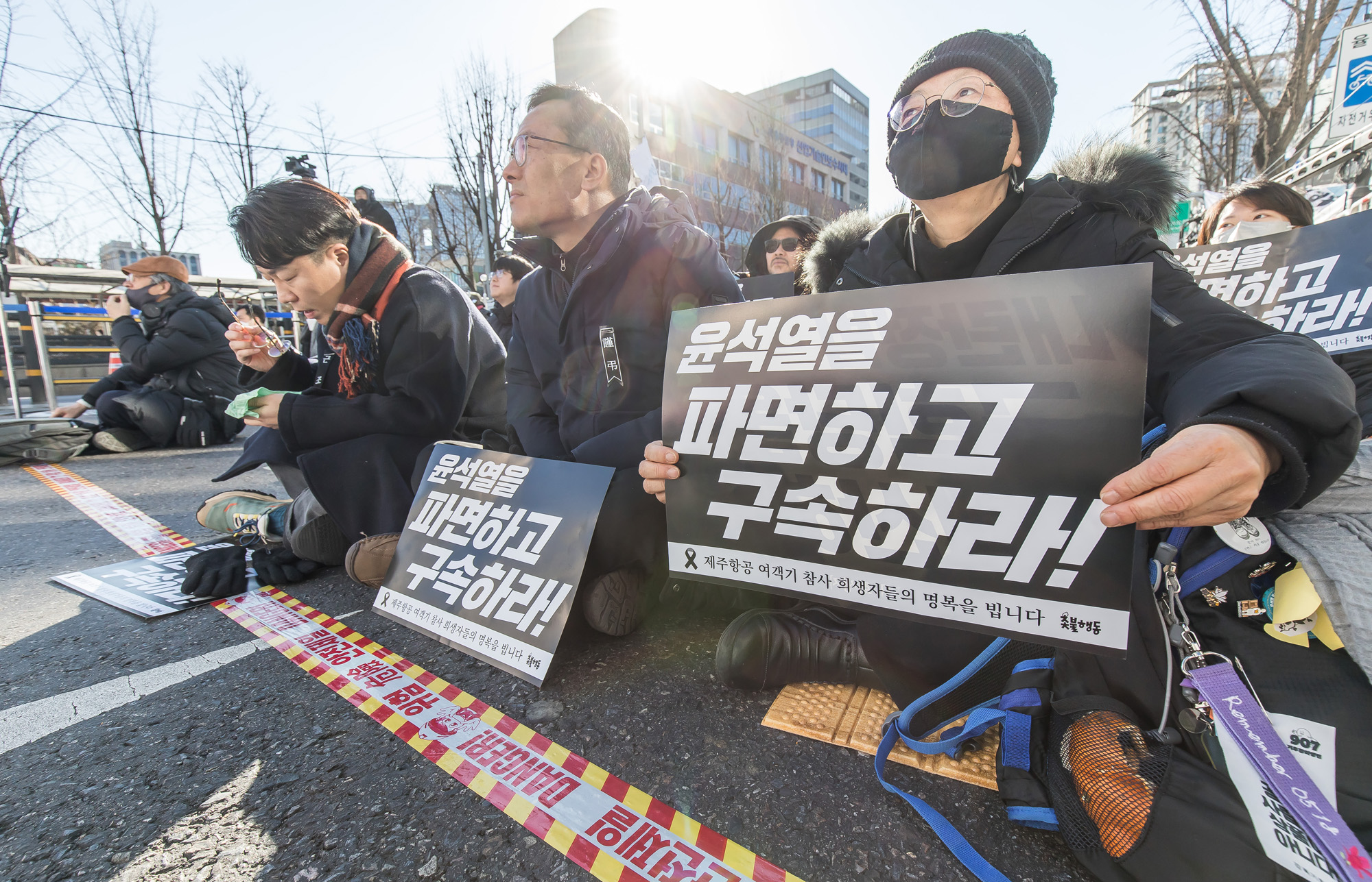 사회;집회;시위;촛불집회;촛불문화제;촛불행동;윤석열규탄;윤석열탄핵촉구;윤석열탄핵촉구촛불문화제;헌법재판소인근촛불집회