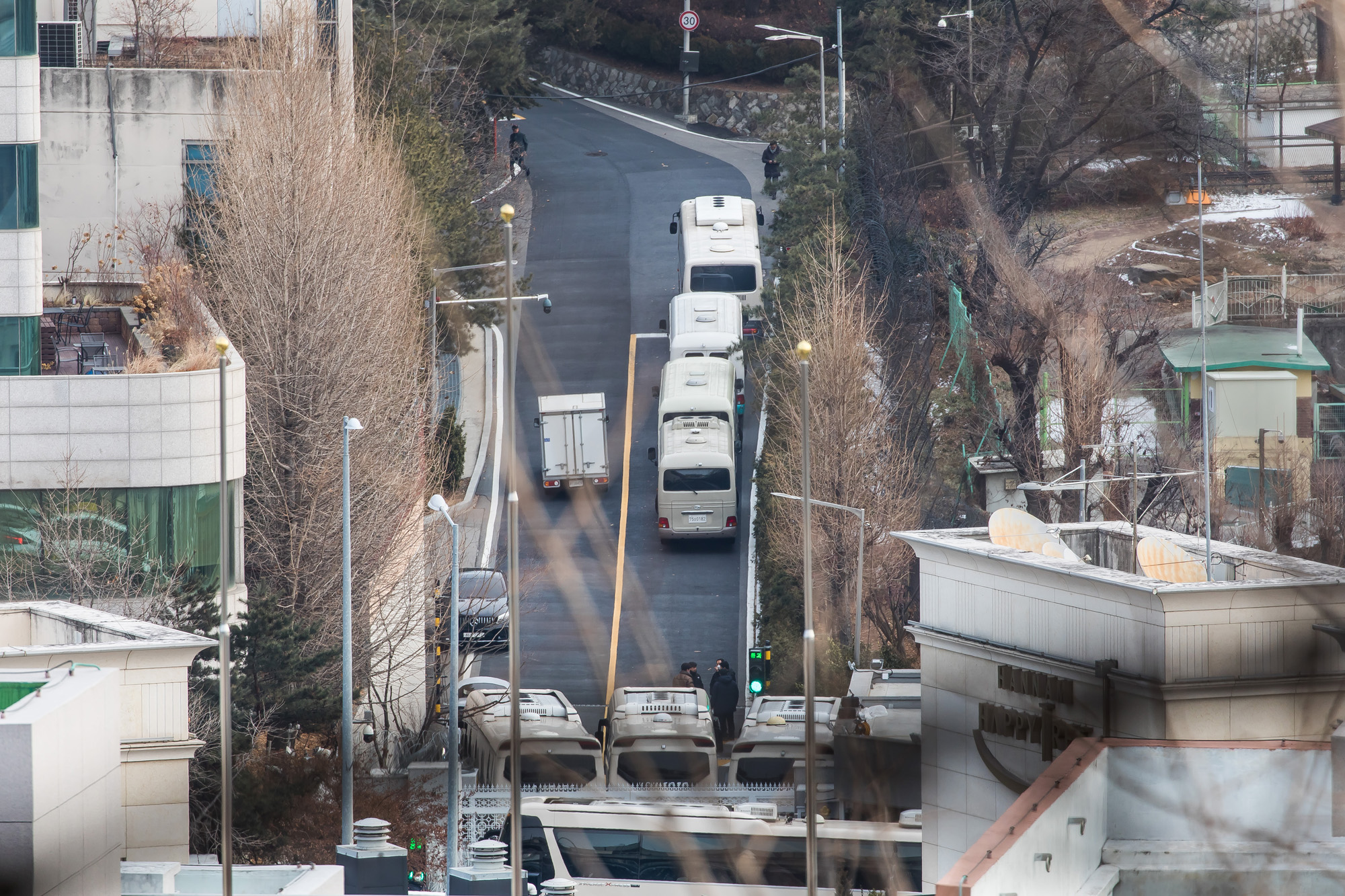 사회;사건사고;12.3계엄사태;내란수괴;윤석열;윤석열대통령관저;한남동대통령관저;한남동관저스케치;윤석열체포영장재발부
