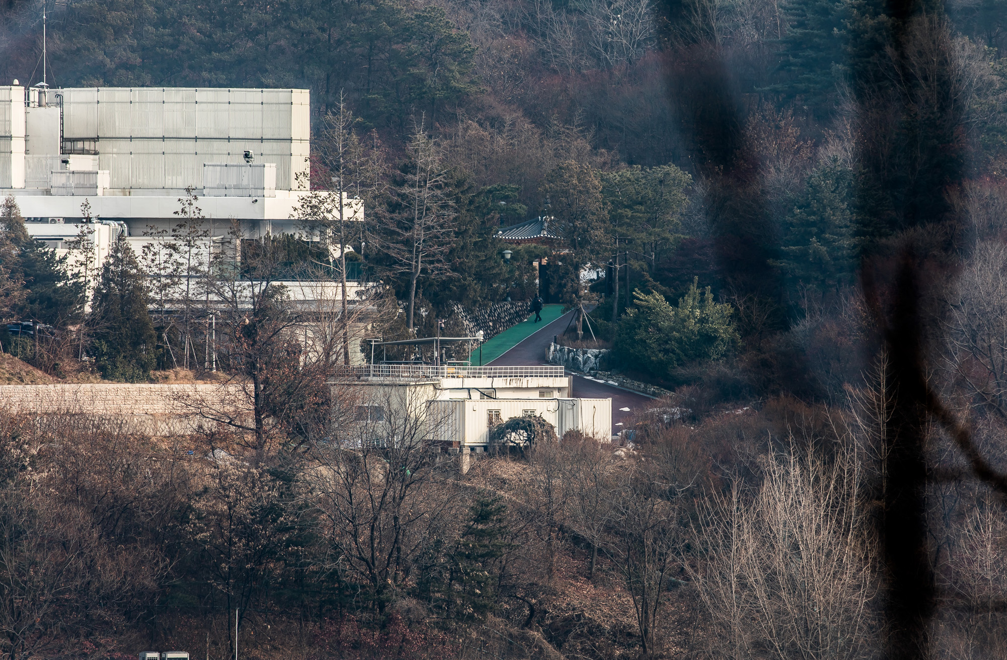 사회;사건사고;12.3계엄사태;내란수괴;윤석열;윤석열대통령관저;한남동대통령관저;한남동관저스케치;윤석열체포영장재발부
