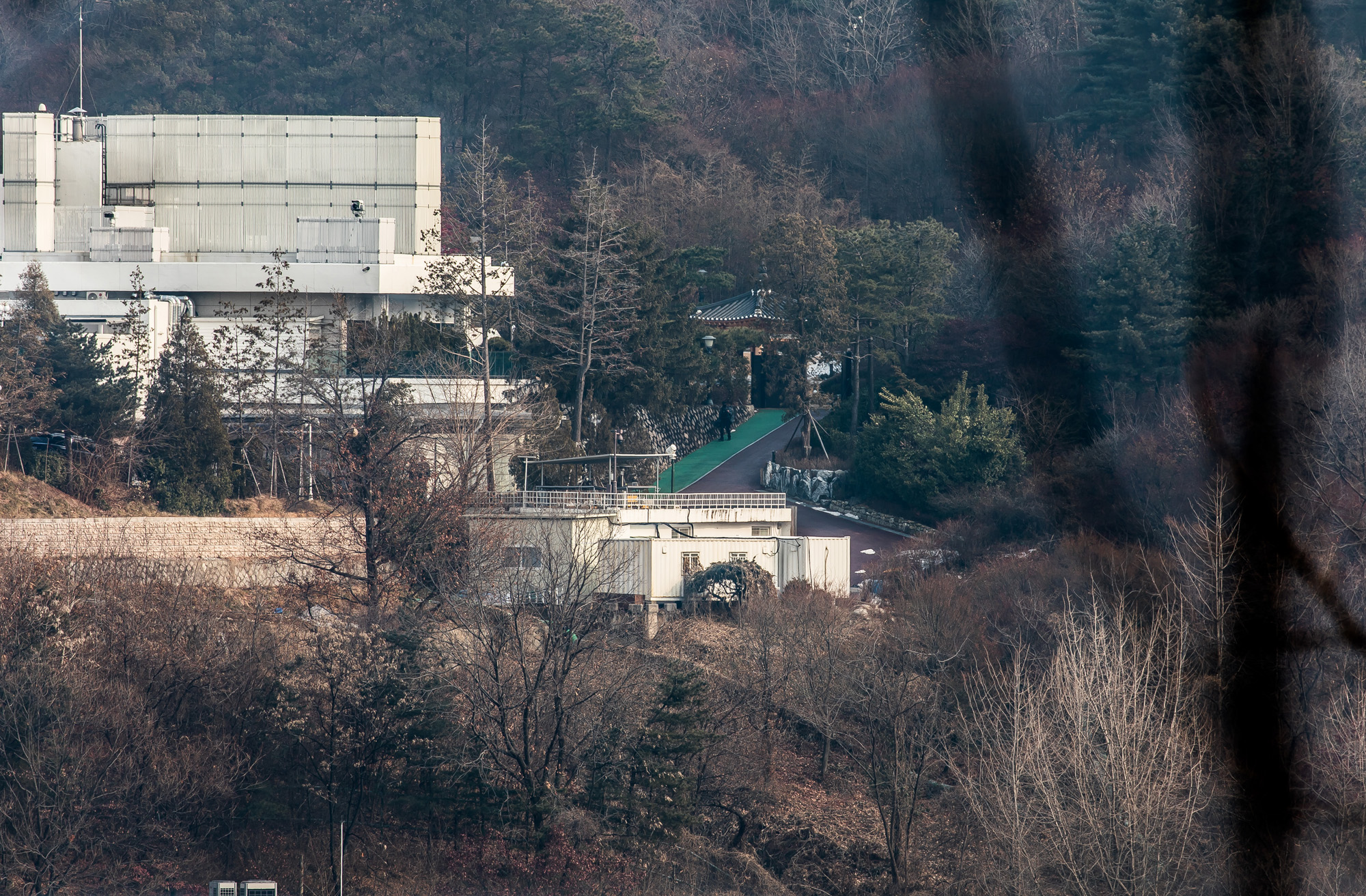 사회;사건사고;12.3계엄사태;내란수괴;윤석열;윤석열대통령관저;한남동대통령관저;한남동관저스케치;윤석열체포영장재발부