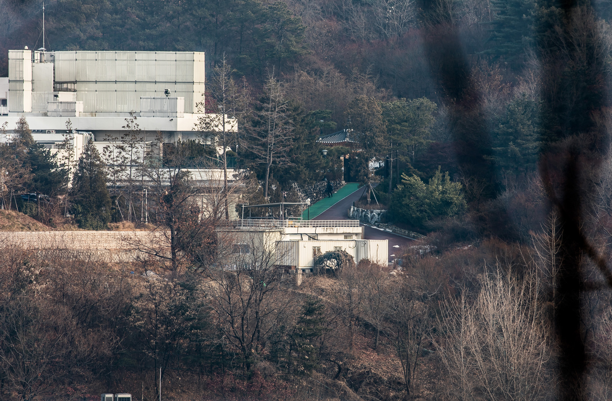 사회;사건사고;12.3계엄사태;내란수괴;윤석열;윤석열대통령관저;한남동대통령관저;한남동관저스케치;윤석열체포영장재발부