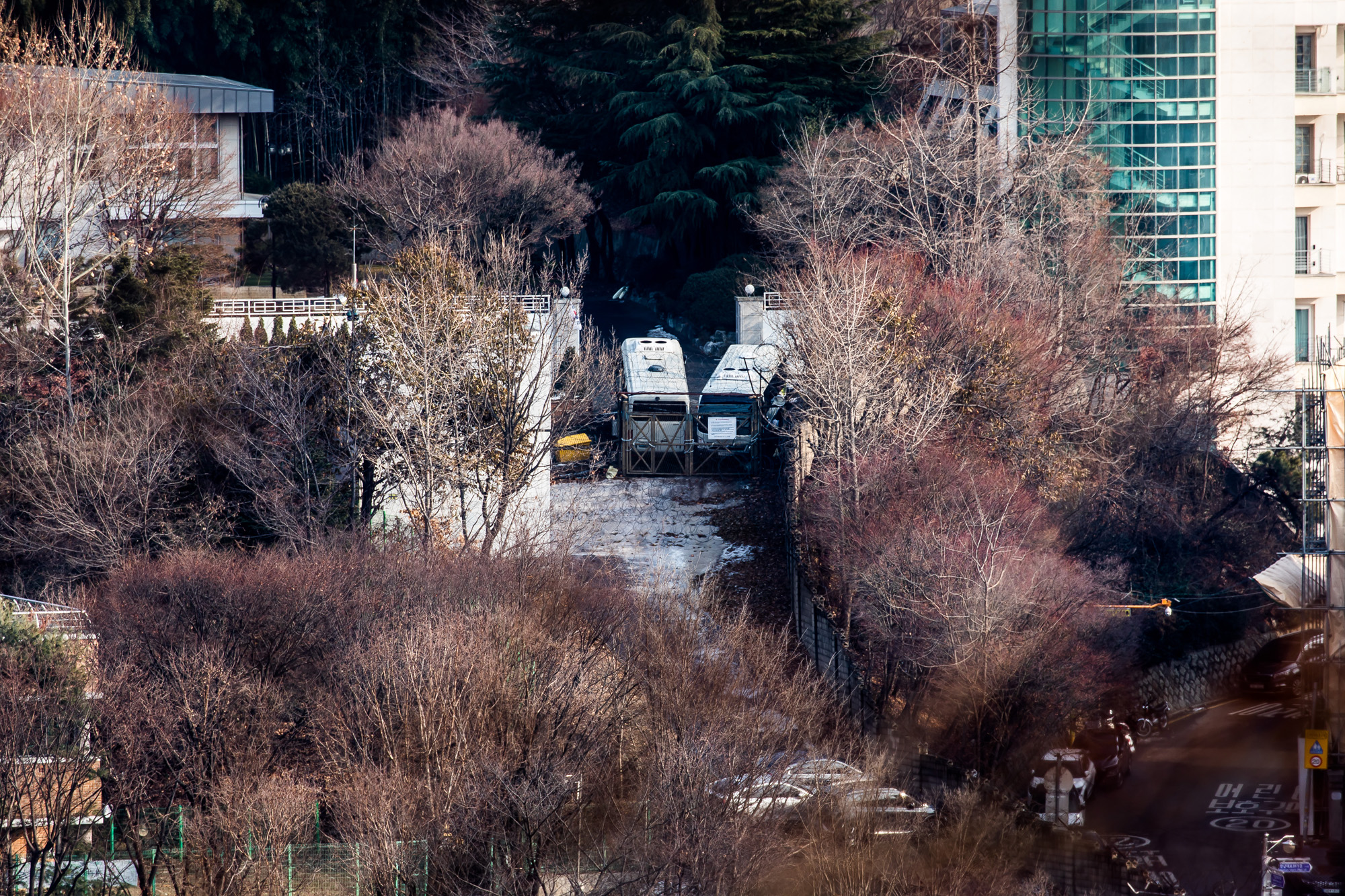 사회;사건사고;12.3계엄사태;내란수괴;윤석열;윤석열대통령관저;한남동대통령관저;한남동관저스케치;윤석열체포영장재발부