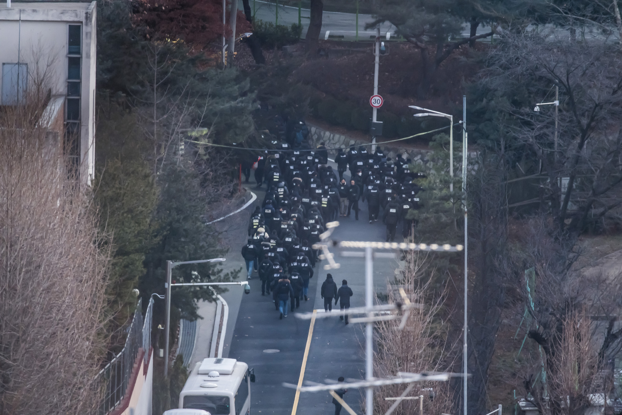 사회;사건사고;12.3계엄사태;내란수괴;윤석열;윤석열대통령관저;한남동대통령관저;한남동관저스케치;윤석열체포영장재발부;윤석열대통령체포;윤대통령체포