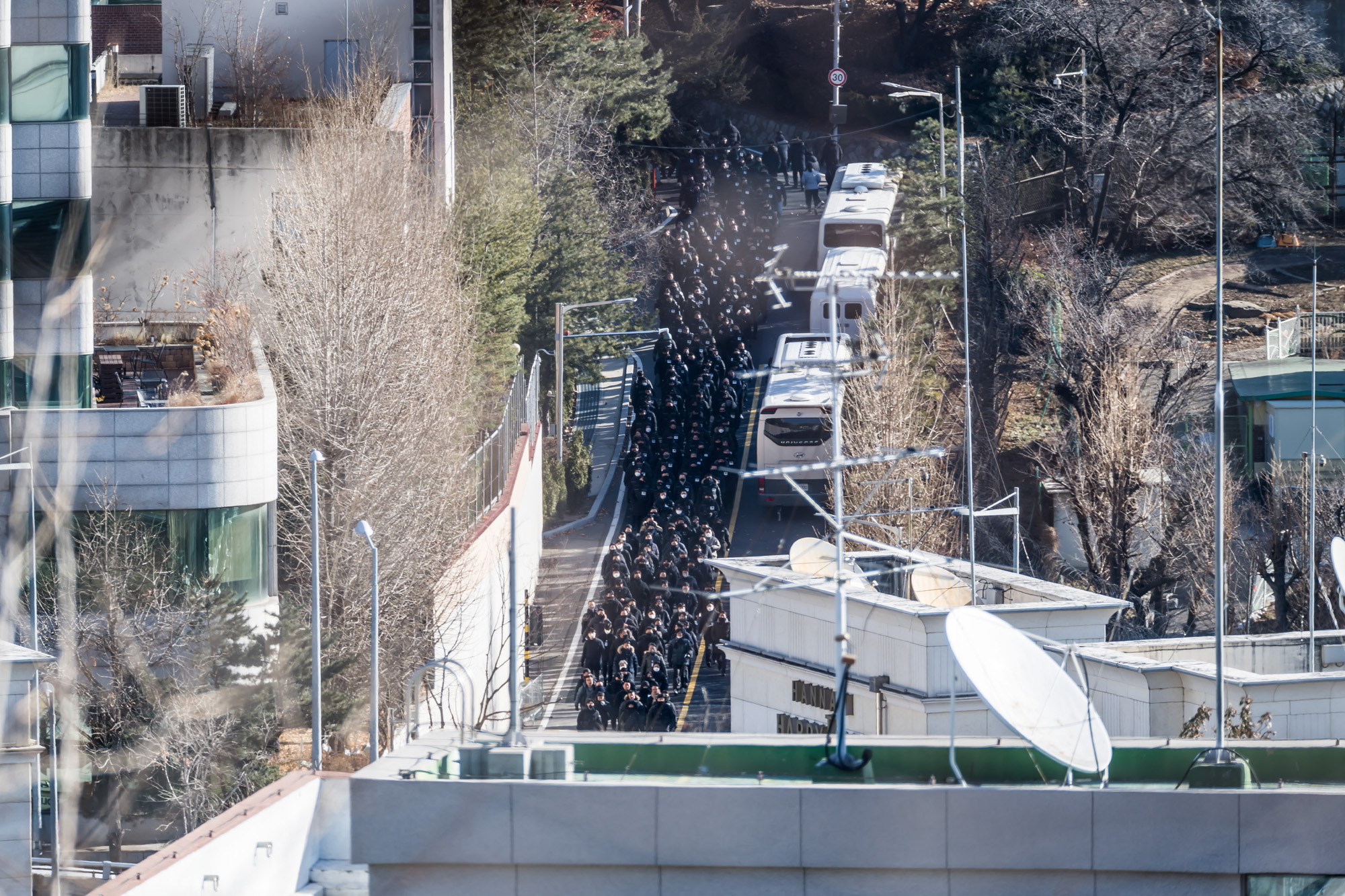 사회;사건사고;12.3계엄사태;내란수괴;윤석열;윤석열대통령관저;한남동대통령관저;한남동관저스케치;윤석열체포영장재발부;윤석열대통령체포;윤대통령체포