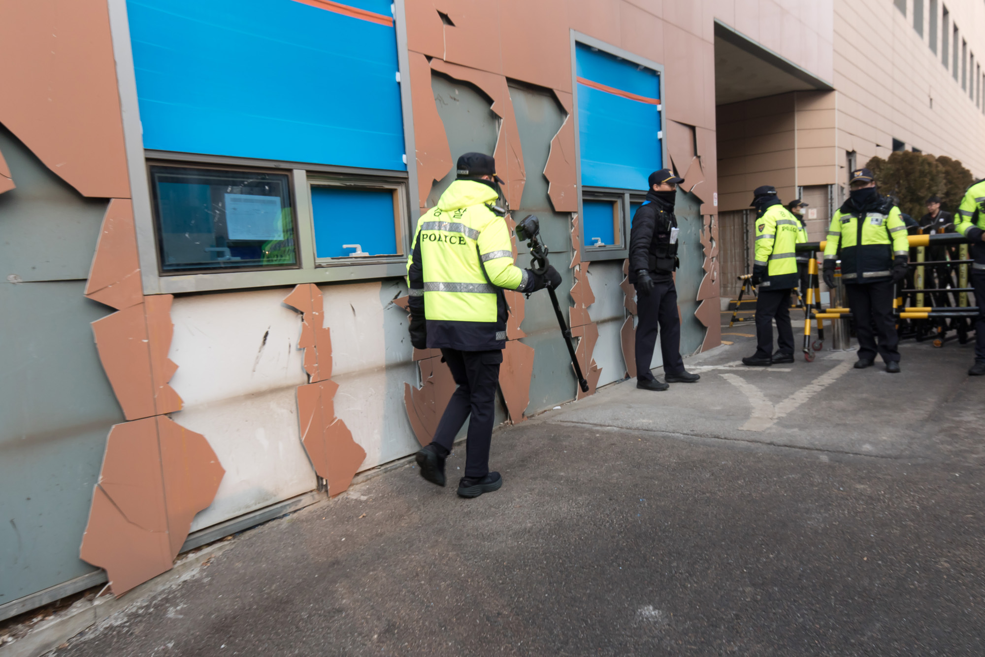 사회;집회;시위;폭동;난입;서울서부지방법원;서부지원