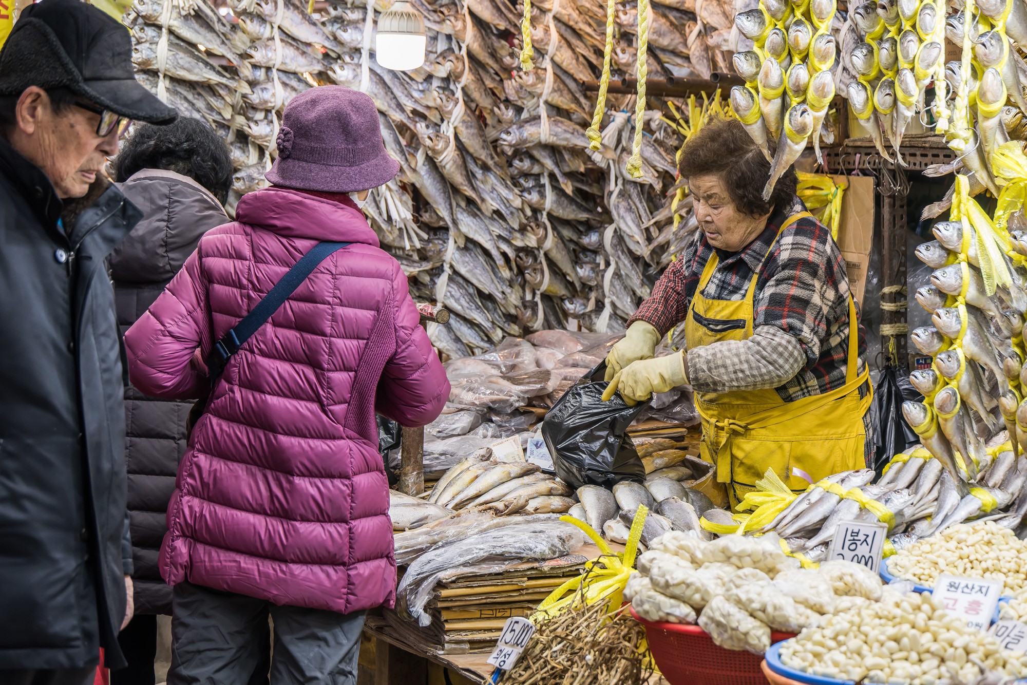 사회;세태;경제;설연휴;설날;구정;설명절장보기;설제수용품;경동시장;재래시장;재래시장명절장보기