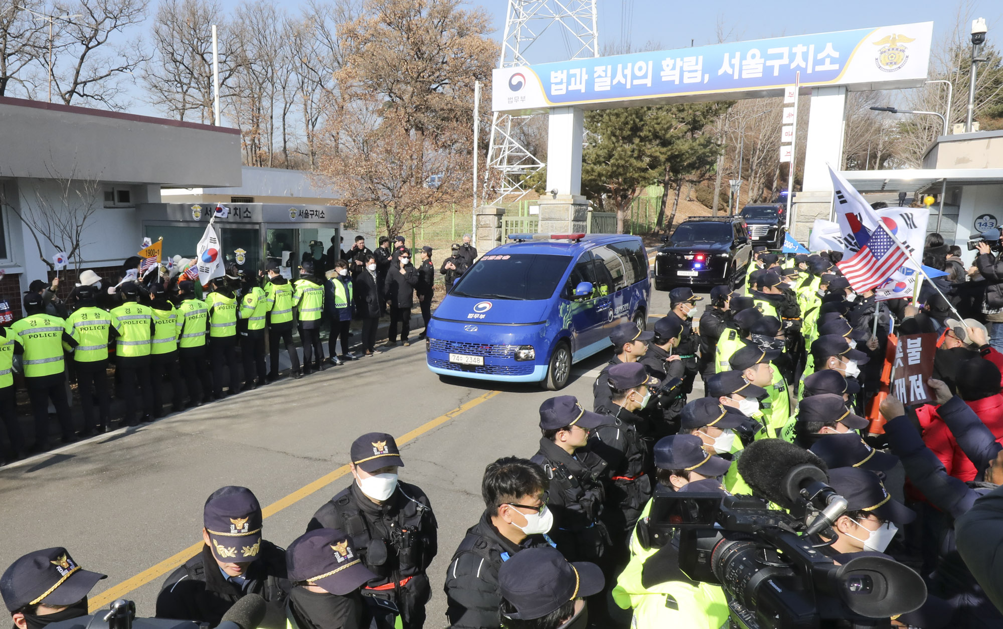 윤석열;윤석열서울구치소;윤석열구속;윤석열헌재출석;윤석열서울구치소출발;윤석열호송차