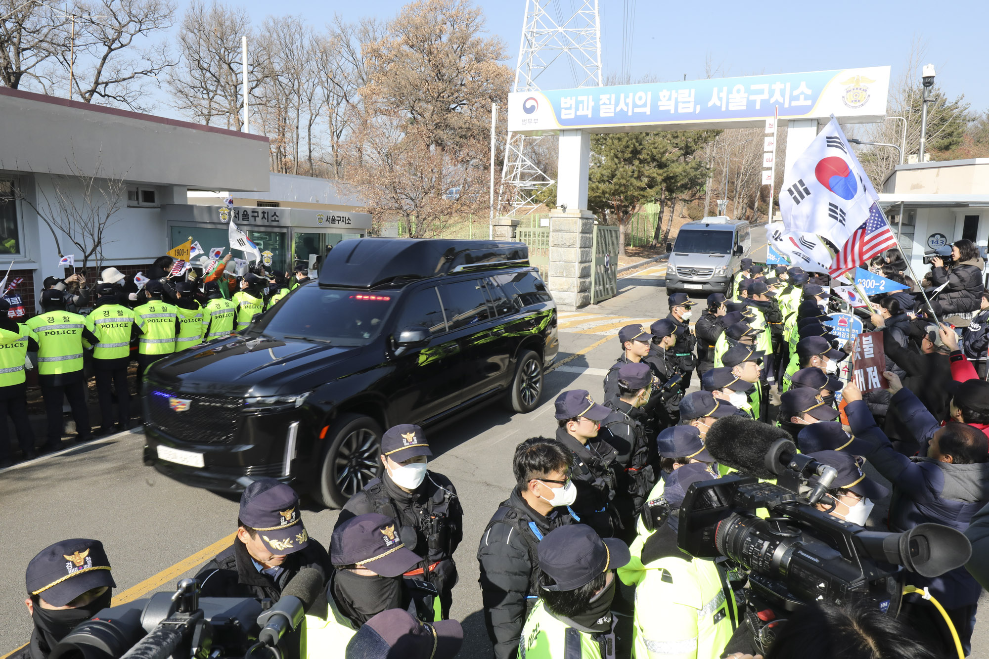 윤석열;윤석열서울구치소;윤석열구속;윤석열헌재출석;윤석열서울구치소출발;윤석열호송차