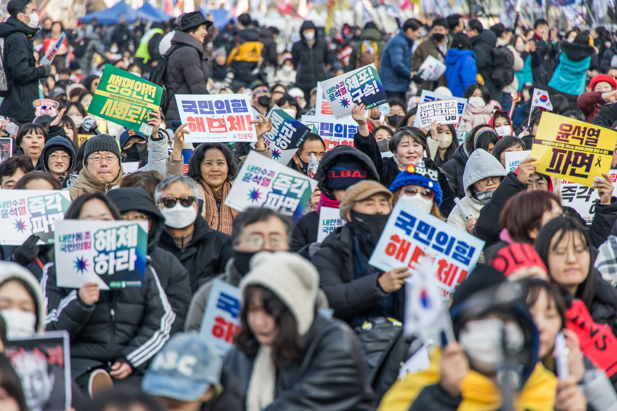 집회;시위;윤석열대통령탄핵촉구집회;윤석열즉각퇴진사회대개혁비상행동;촛불행동;윤대통령탄핵촉구집회;윤석열대통령탄핵찬성집회
