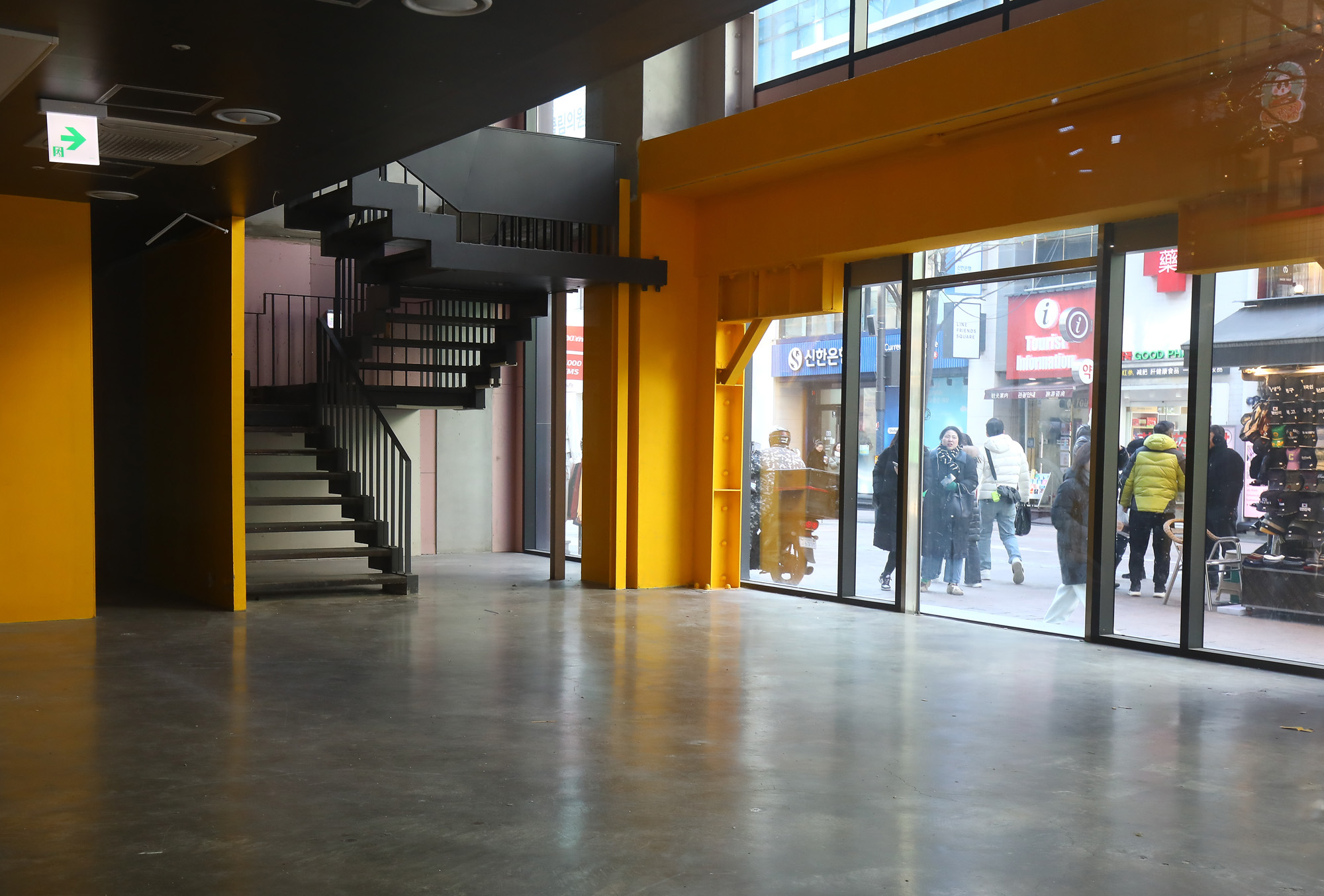 명동 공실 자영업 경제 임대