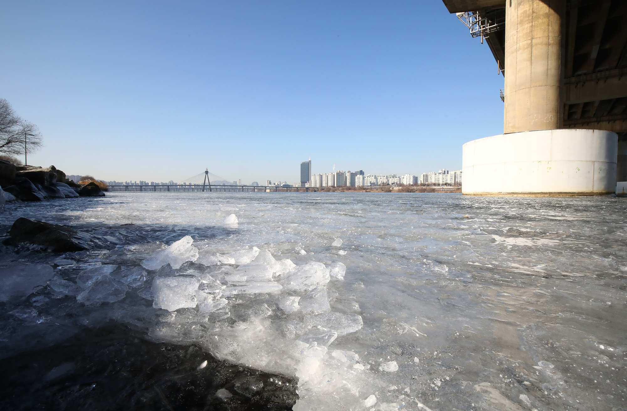 한강결빙 얼음 한파 겨울