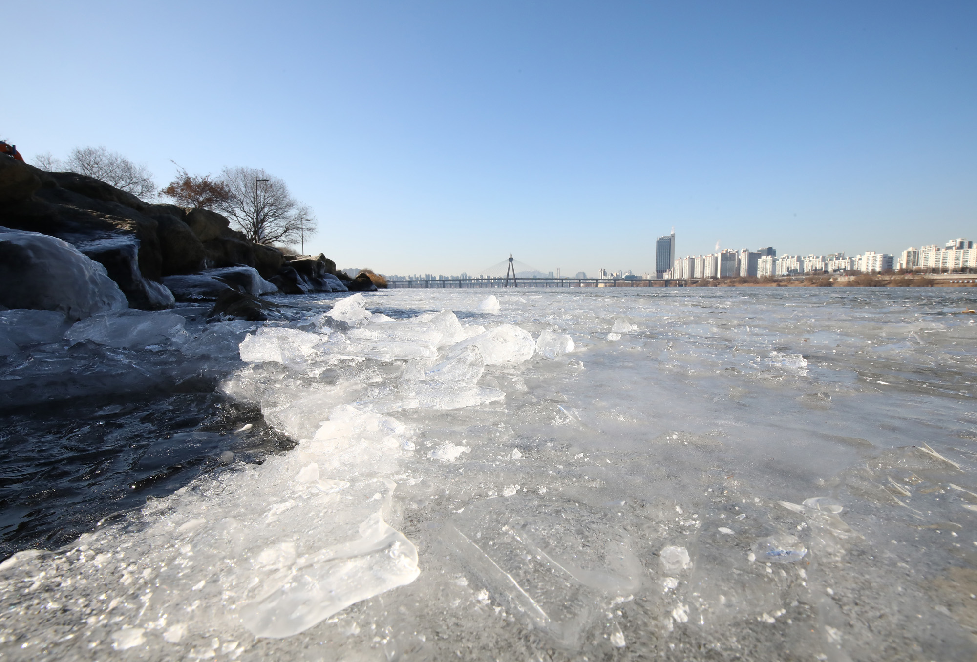 한강결빙 얼음 한파 겨울